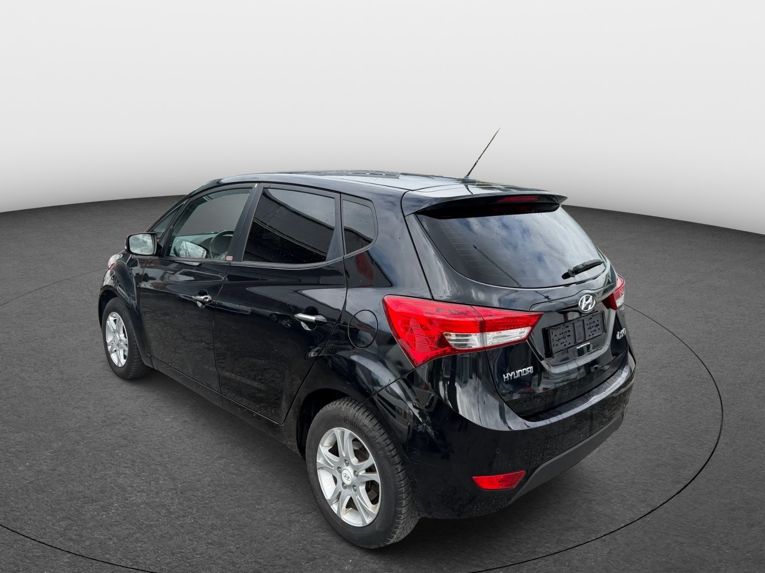 HYUNDAI iX20 1.6 Amplia Automatic-image-2