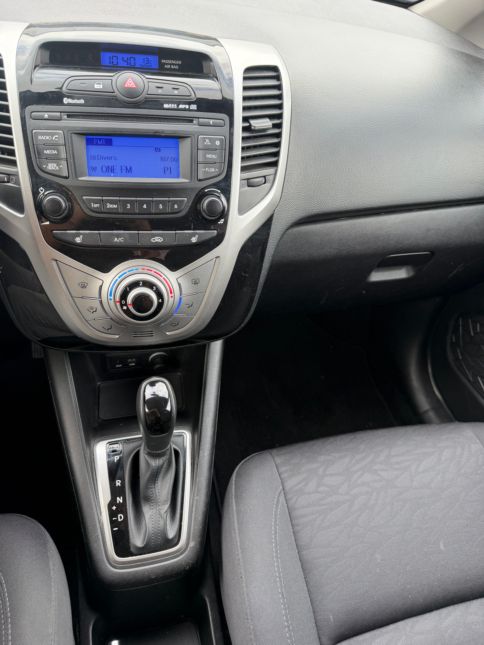 HYUNDAI iX20 1.6 Amplia Automatic-image-7