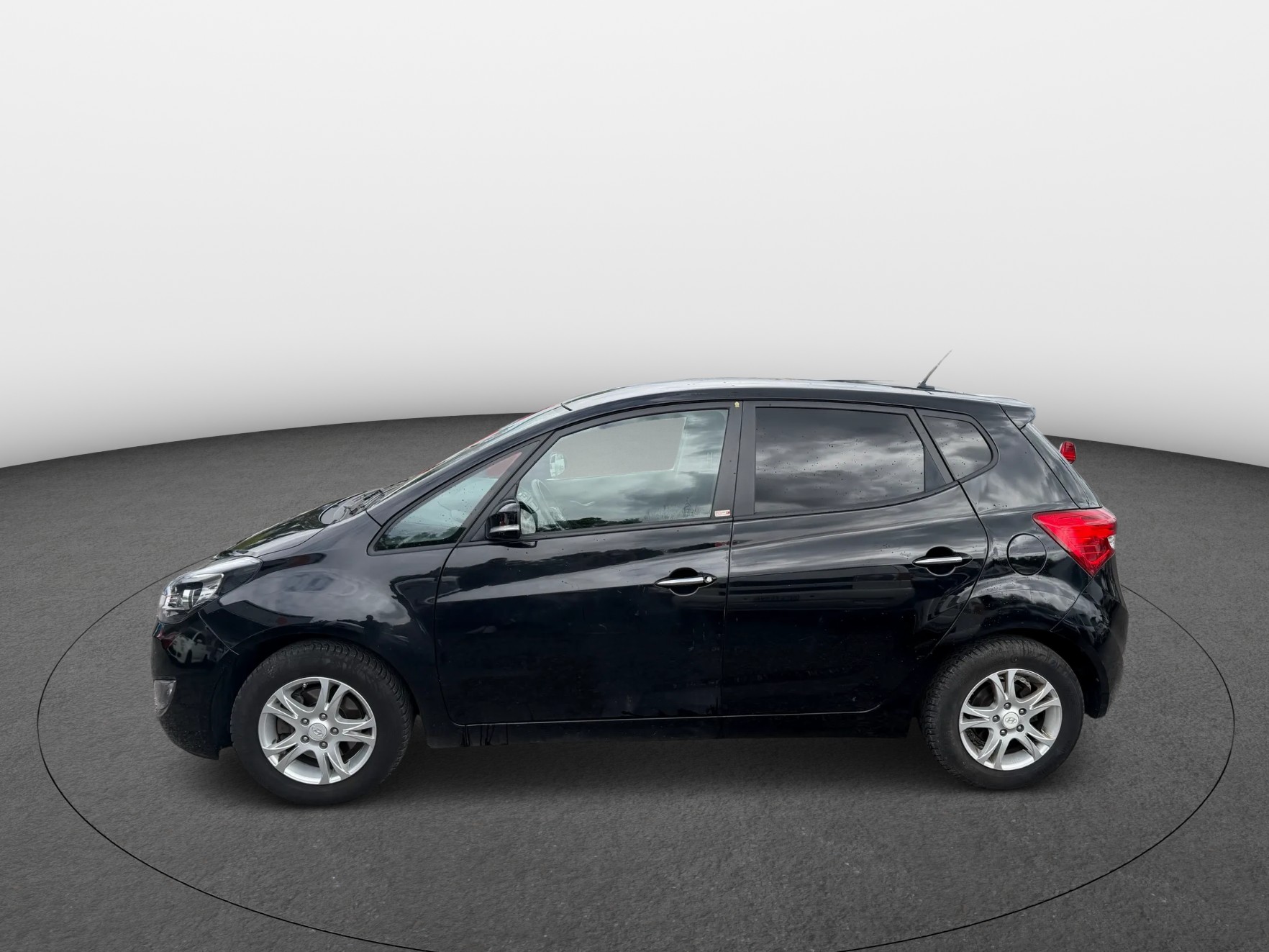 HYUNDAI iX20 1.6 Amplia Automatic-image-1