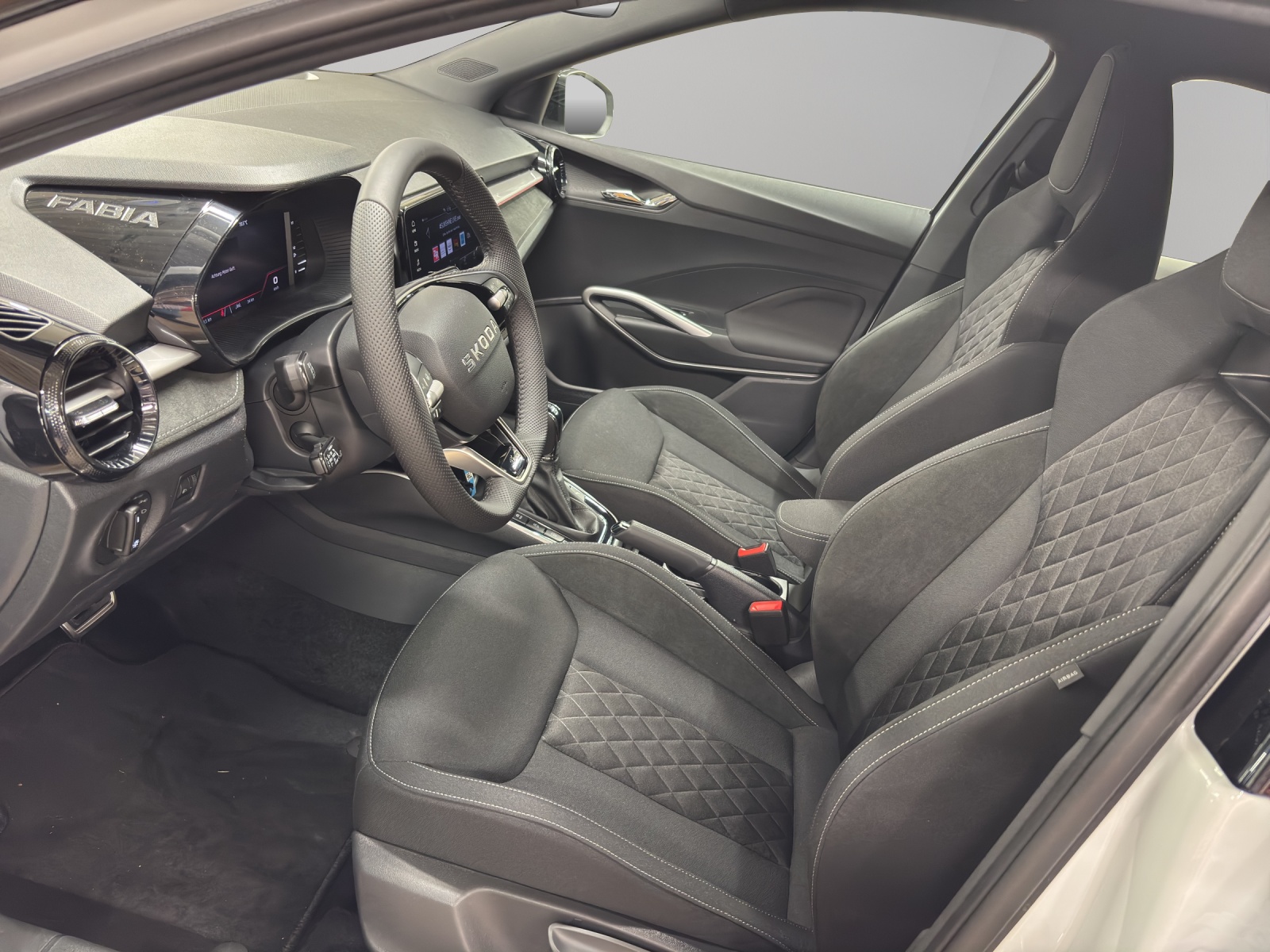 SKODA Fabia 1.5 TSI Monte Carlo DSG-image-5