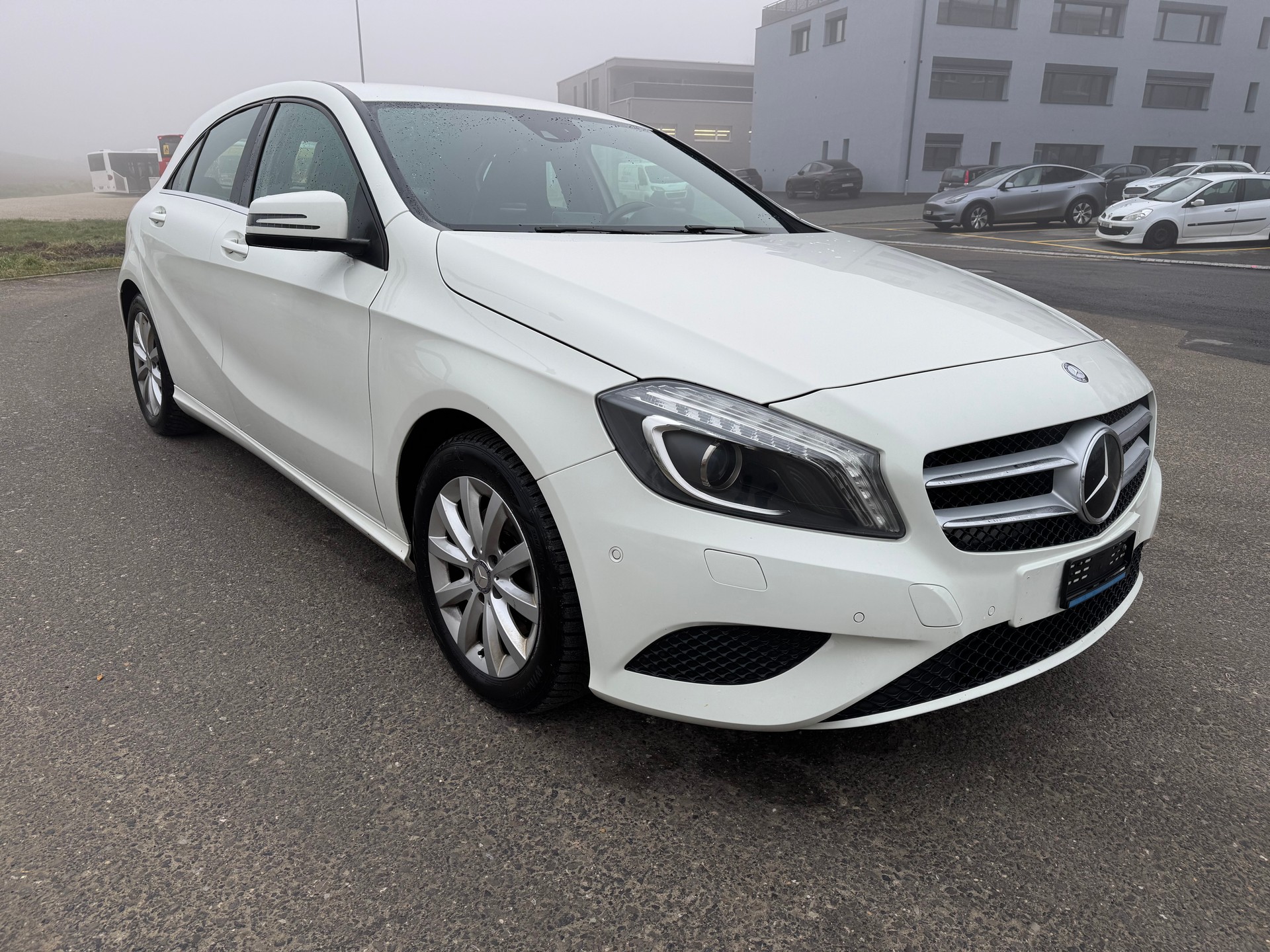 MERCEDES-BENZ A 200 7G-DCT-image-2
