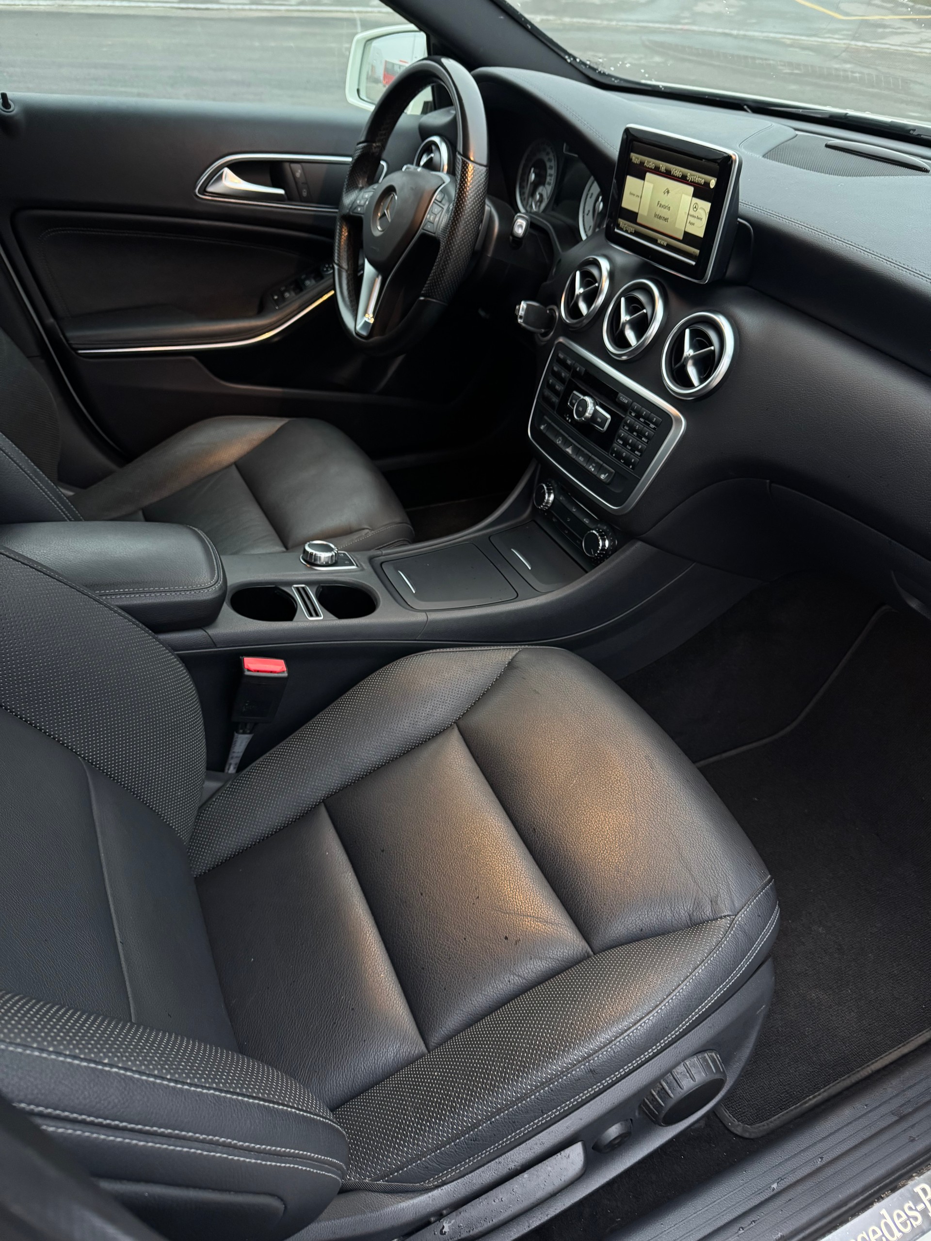 MERCEDES-BENZ A 200 7G-DCT-image-3