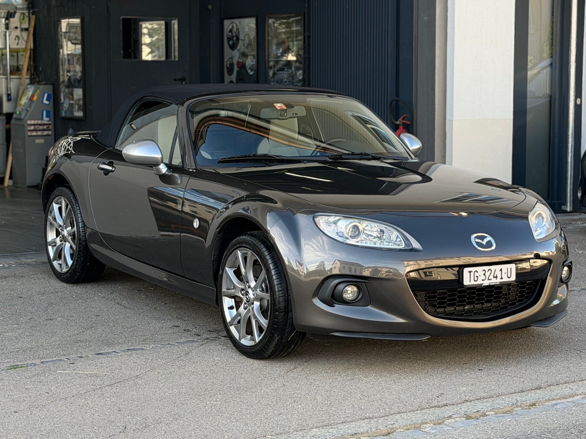 MAZDA MX-5 1.8i 16V Exclusive Cabrio-image-2