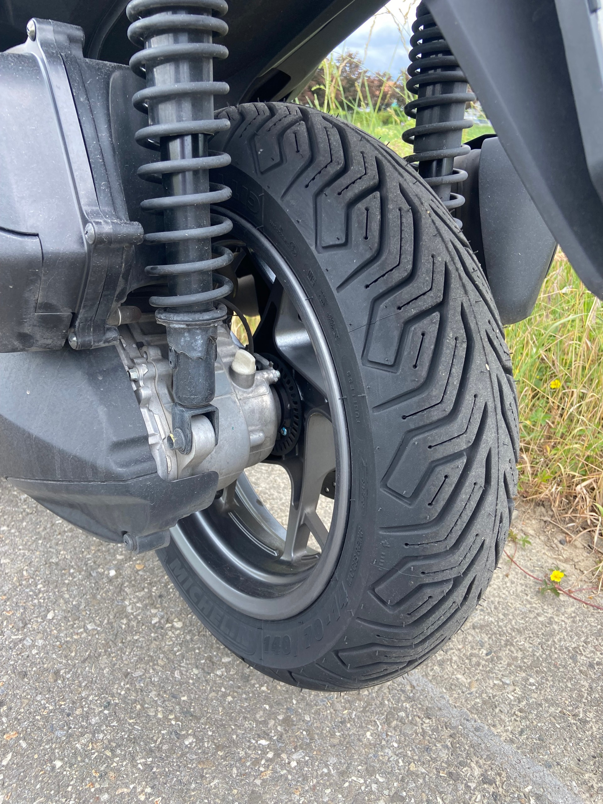 YAMAHA X-Max 300 Tech Max-image-2