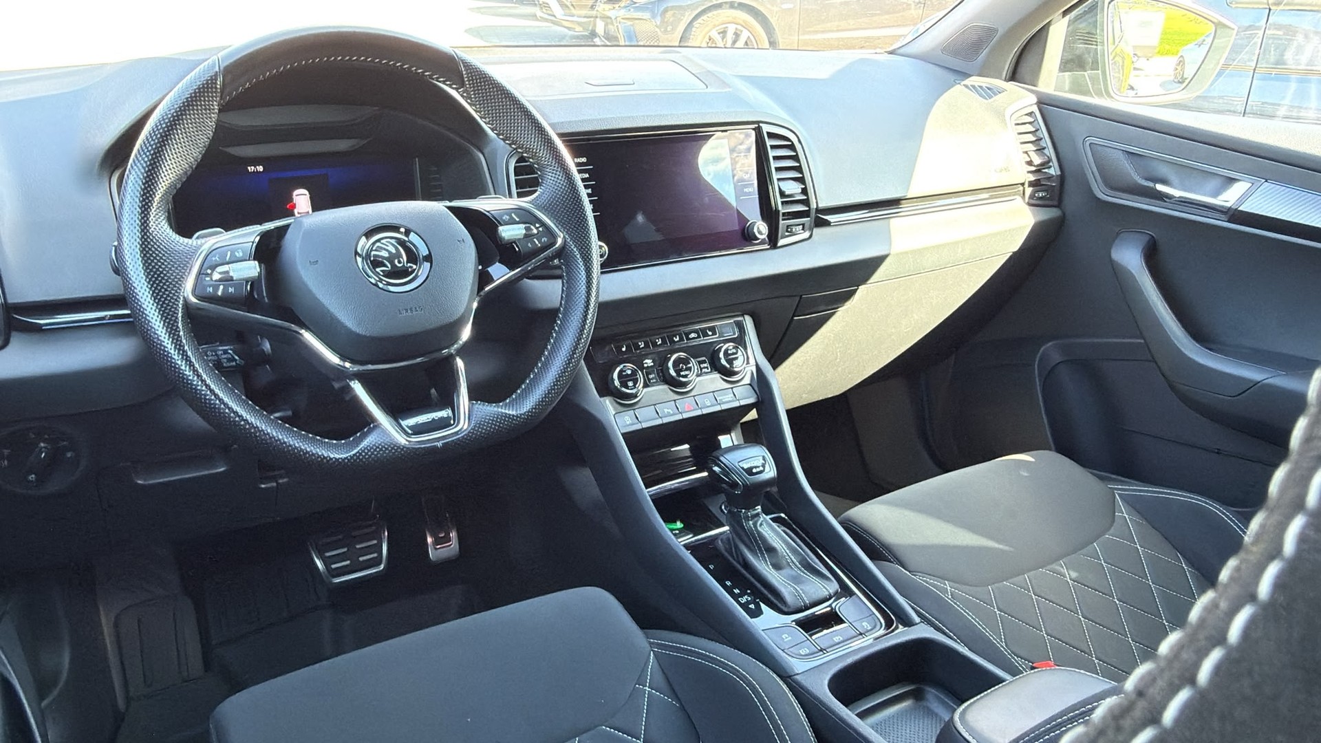 SKODA Karoq 2.0 TSI SportLine 4x4 DSG-image-21