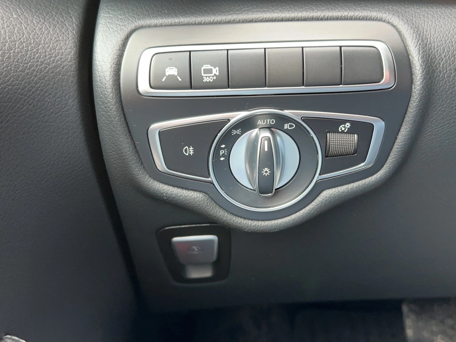 MERCEDES-BENZ EQV 300 Avantgarde lang 7-Plätze-image-19