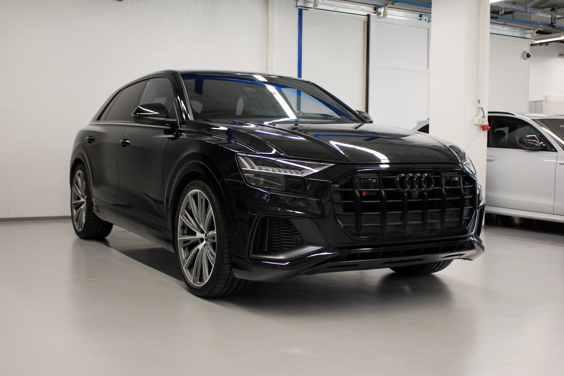 AUDI SQ8 TFSI quattro tiptronic-showroom-element-2