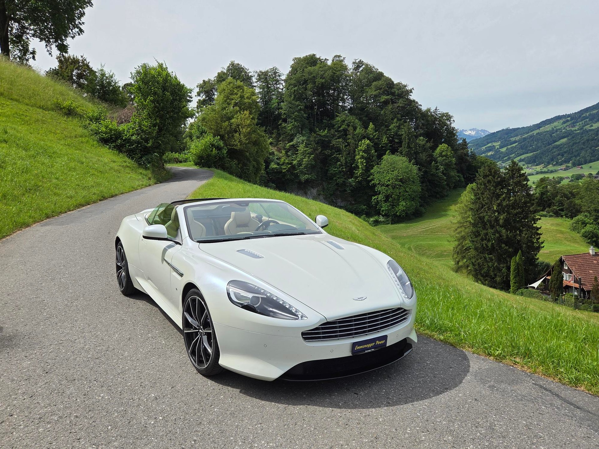 ASTON MARTIN DB9 GT 6.0 V12 Volante-image-1