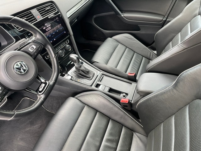 VW Golf 2.0 TSI R 4Motion DSG-image-17
