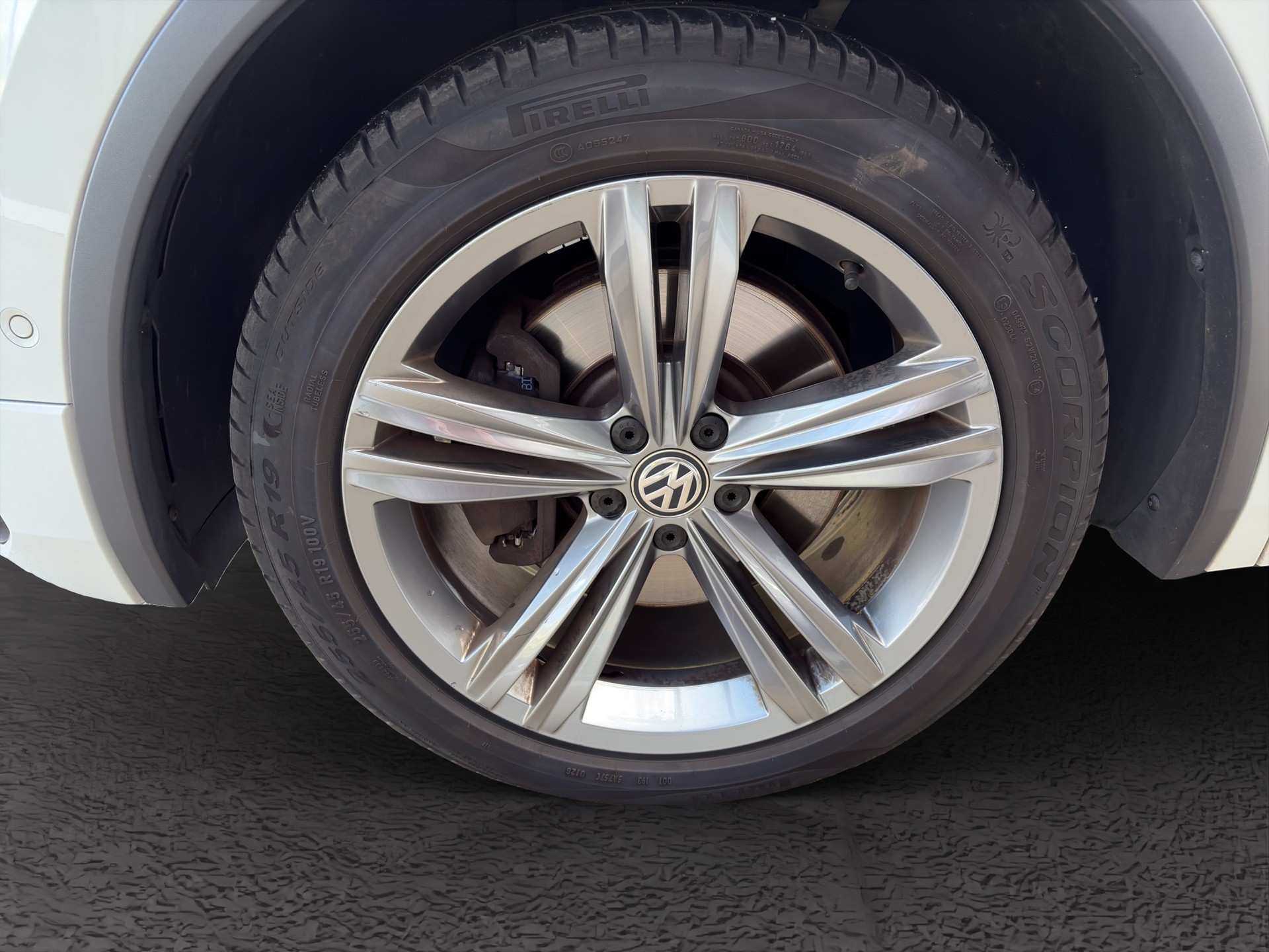 VW Tiguan 2.0 TDI SCR Highline DSG-image-13