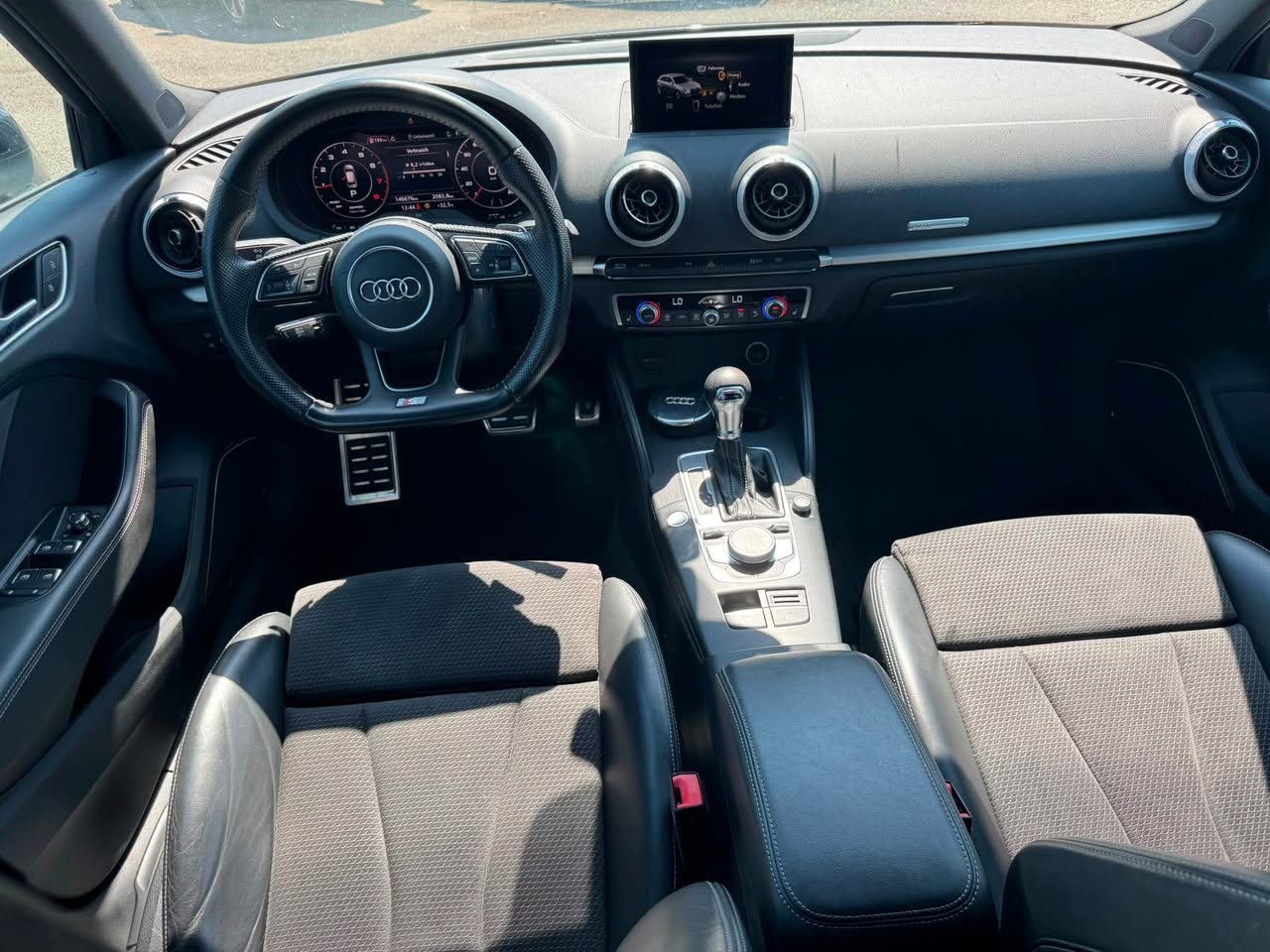 AUDI A3 Sportback 35 TFSI Design S-tronic-image-8
