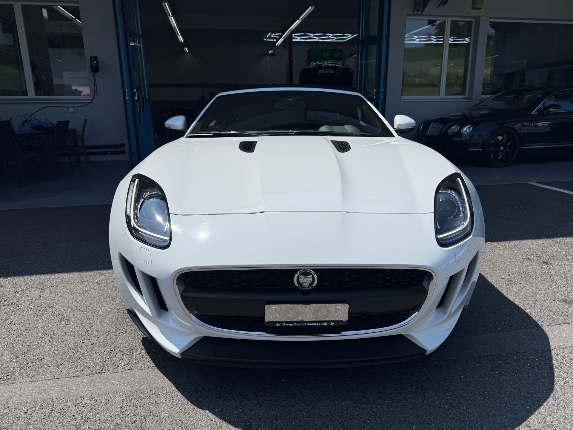 JAGUAR F-Type Convertible 3.0 V6 S/C-showroom-element-3