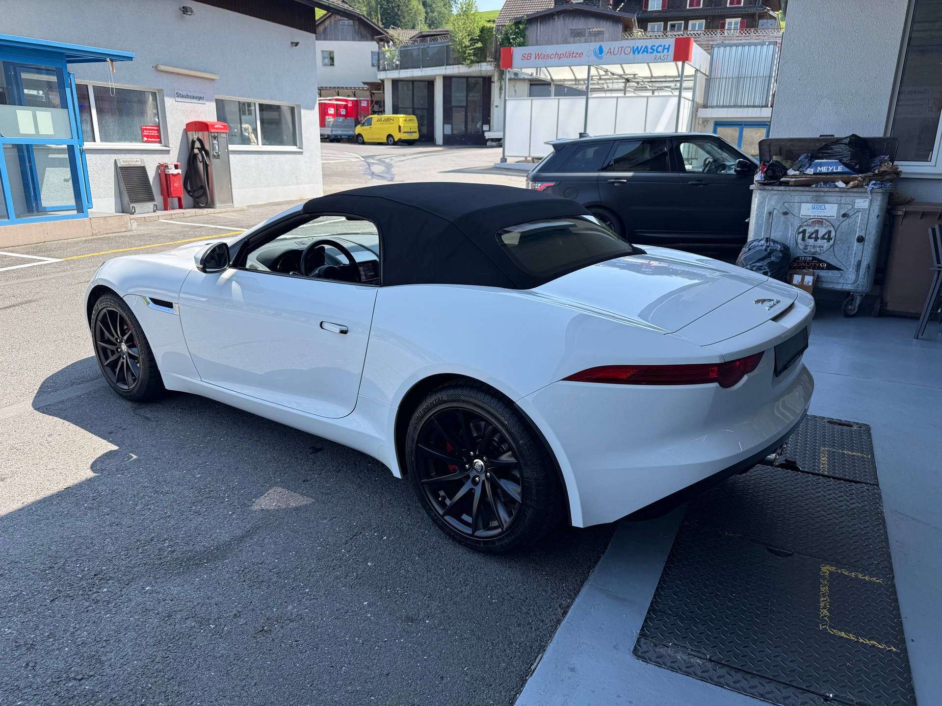 JAGUAR F-Type Convertible 3.0 V6 S/C-image-6