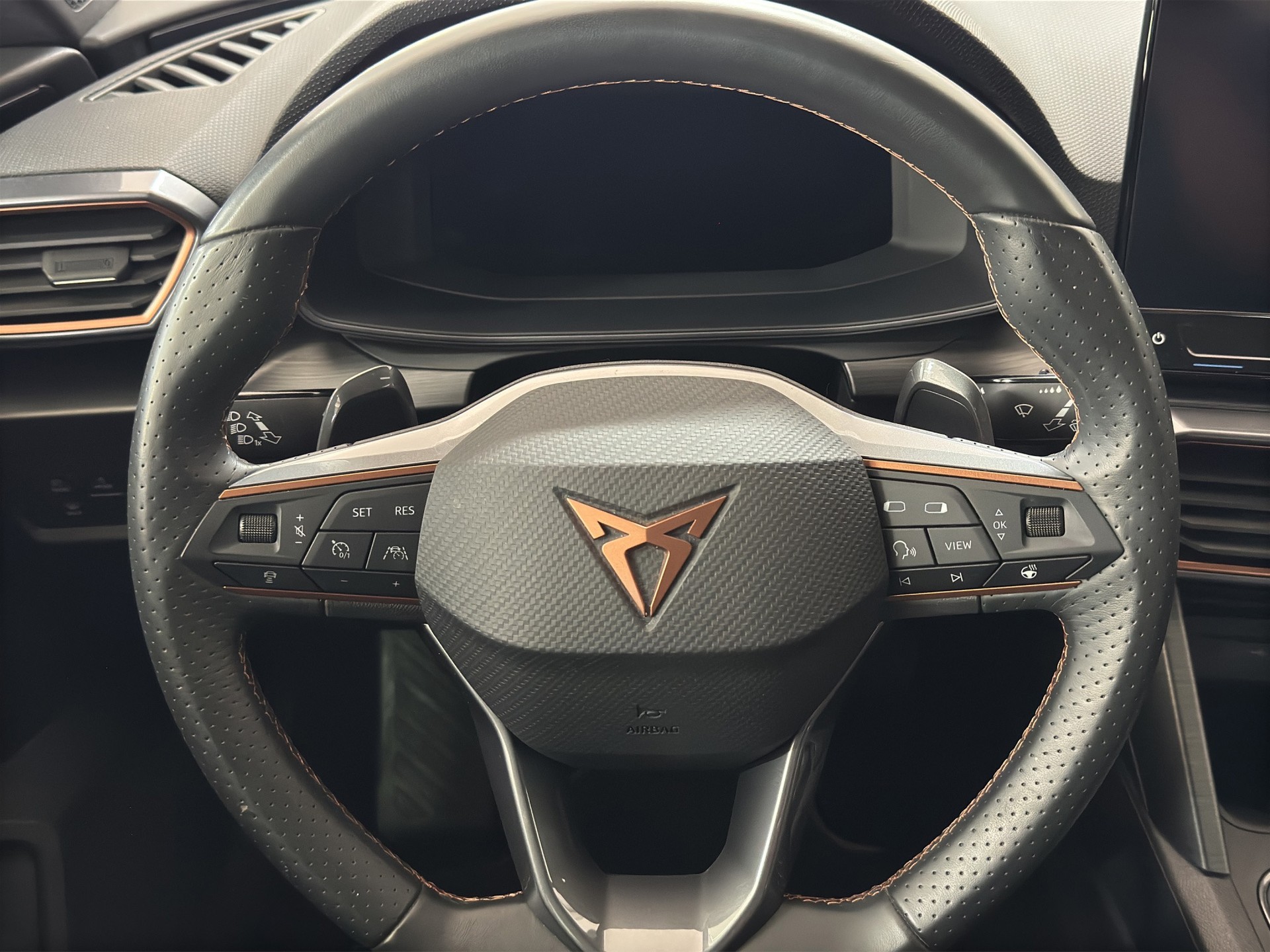 CUPRA LEON 1.5 eTSI MHEV DSG "Cupra Schalensitze"-image-11