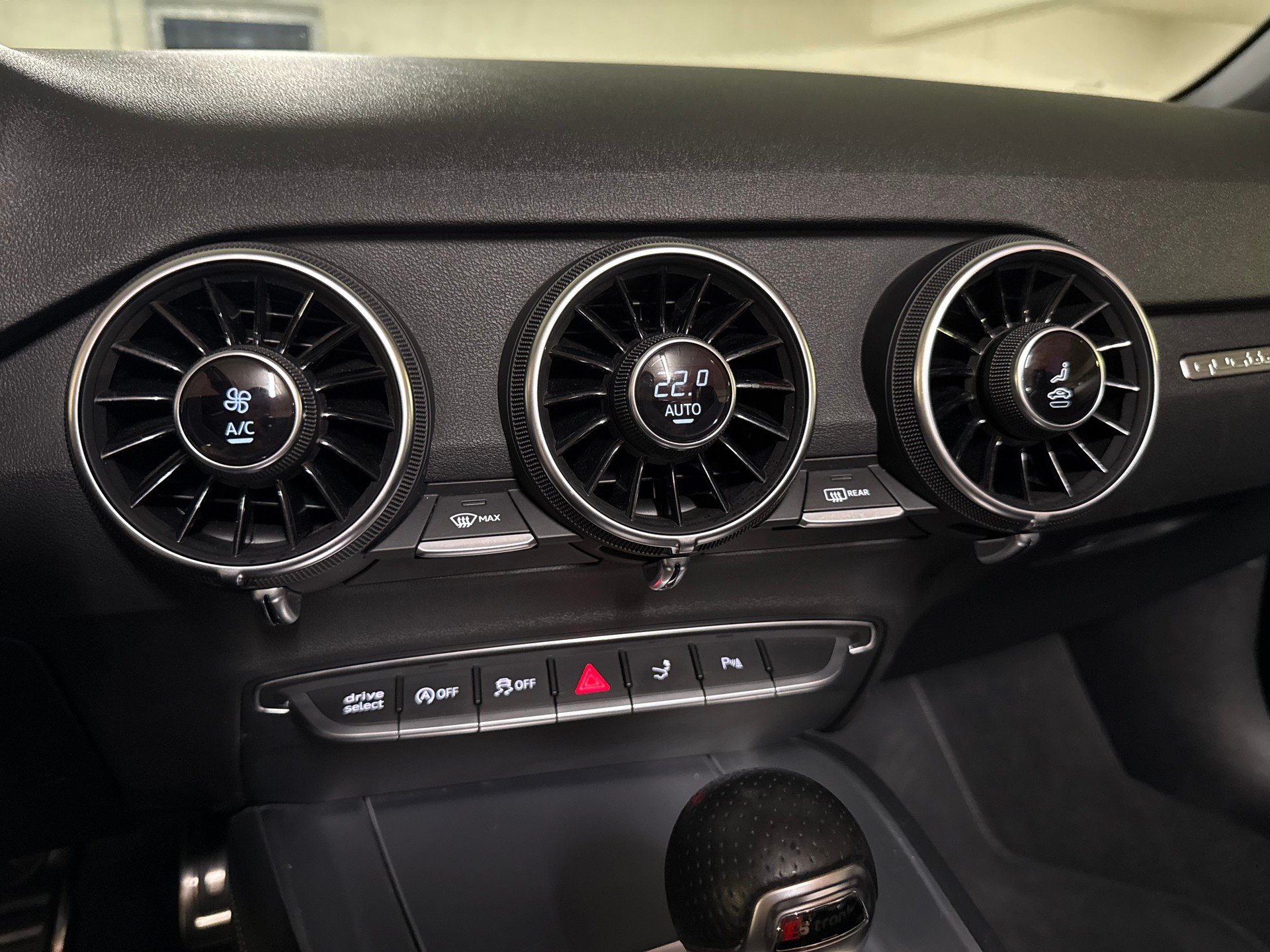 AUDI 2.0 TFSI quattro S-Tronic-image-13