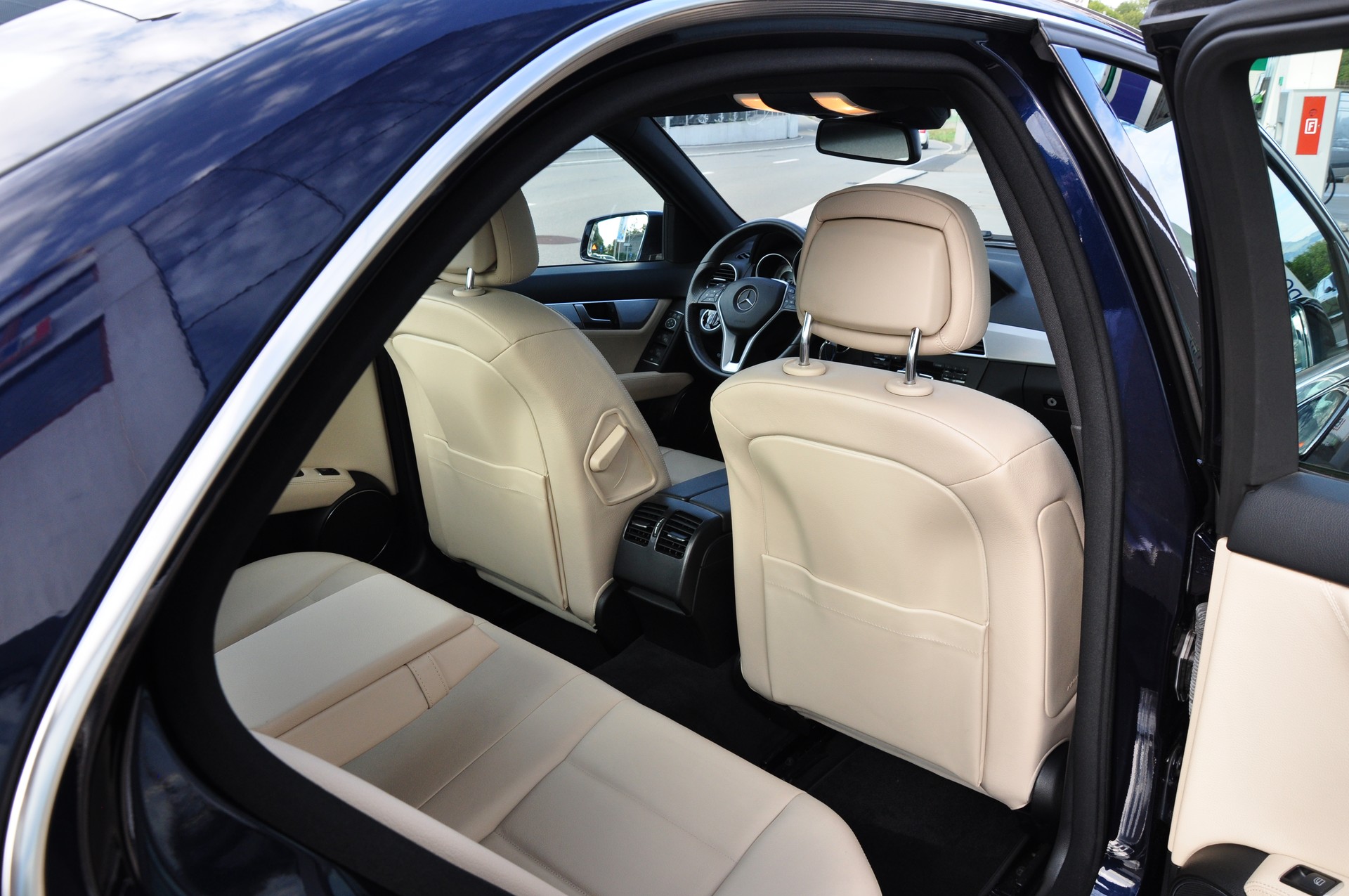 MERCEDES-BENZ C 350 Avantgarde 4Matic 7G-Tronic-image-15