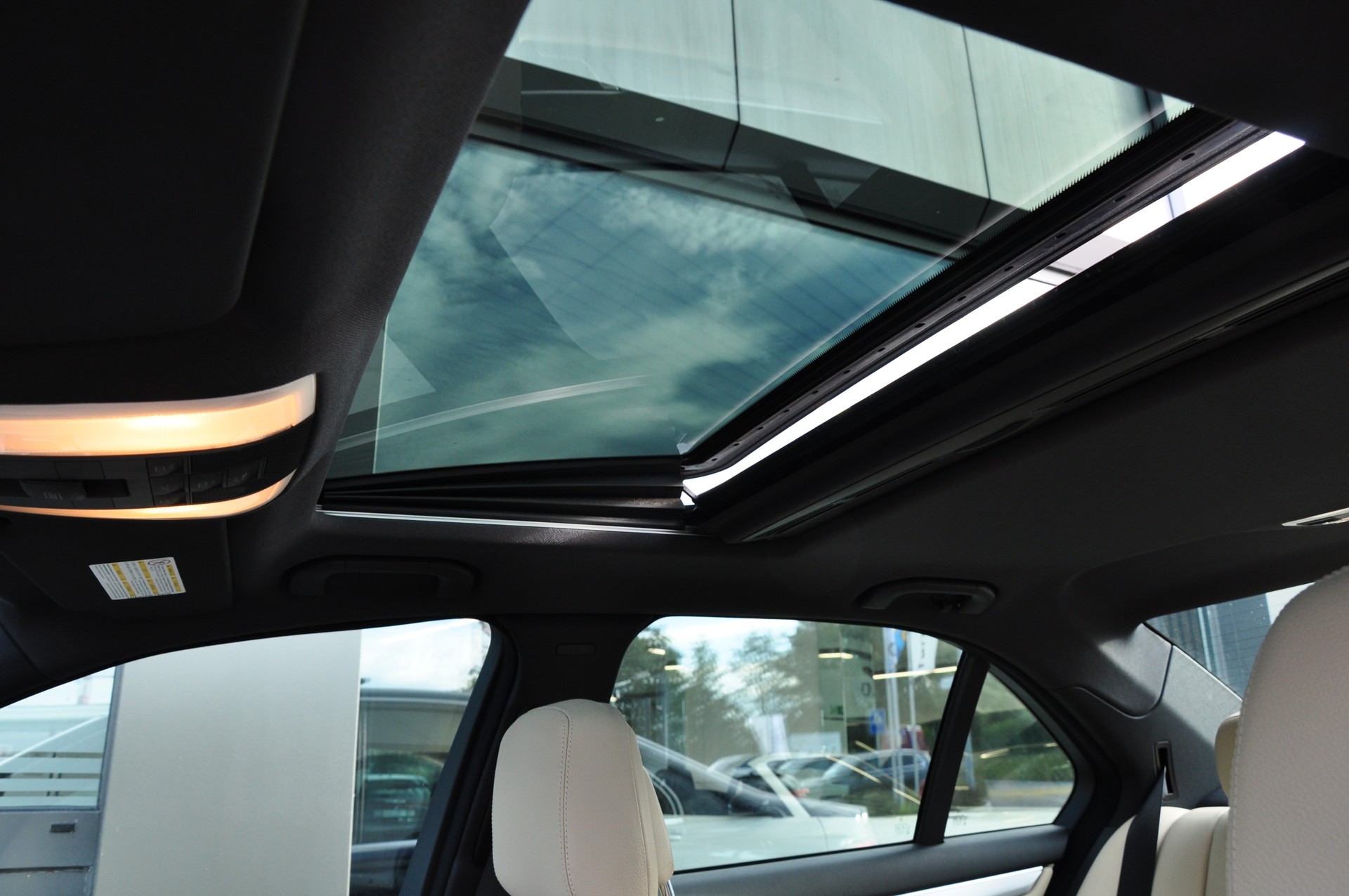 MERCEDES-BENZ C 350 Avantgarde 4Matic 7G-Tronic-image-17