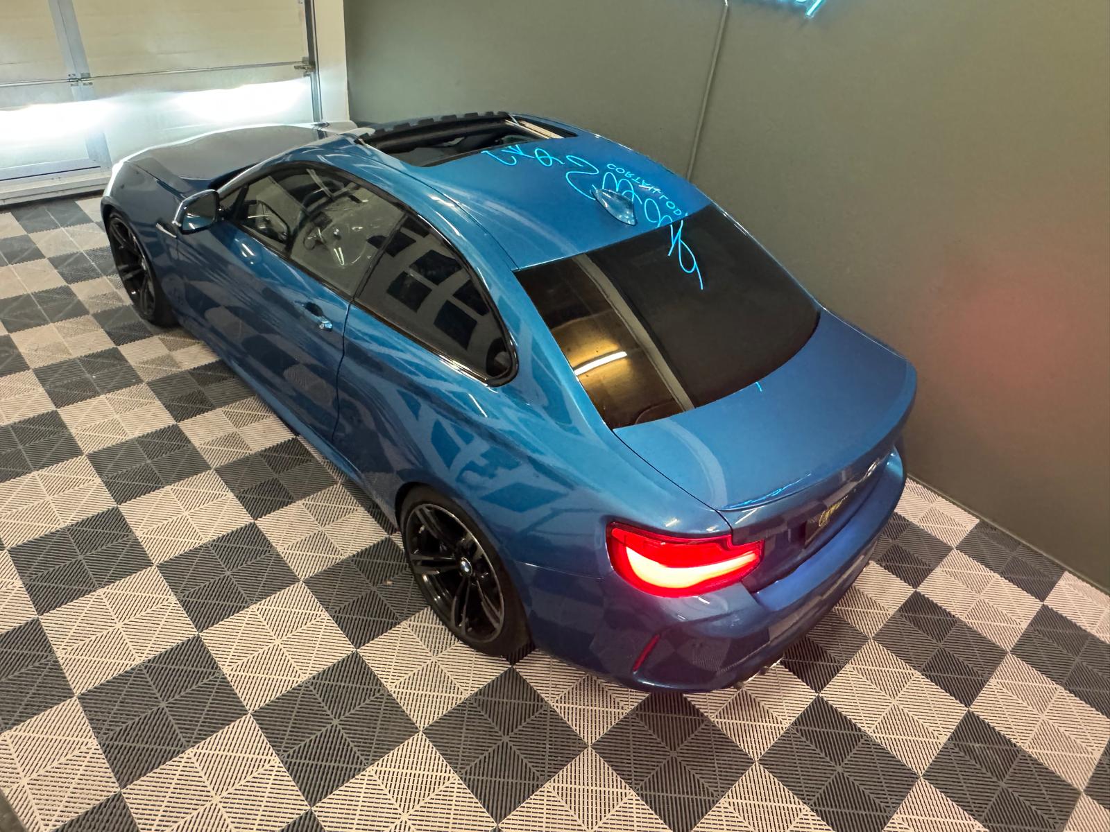 BMW M2 Drivelogic-showroom-element-2