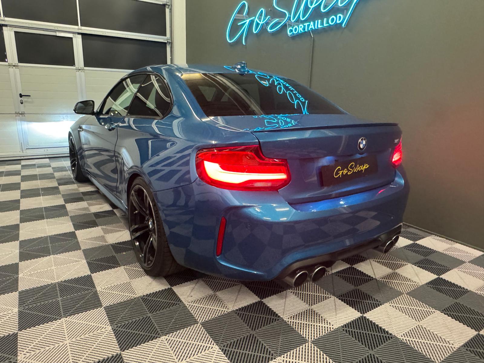 BMW M2 Drivelogic-showroom-element-3