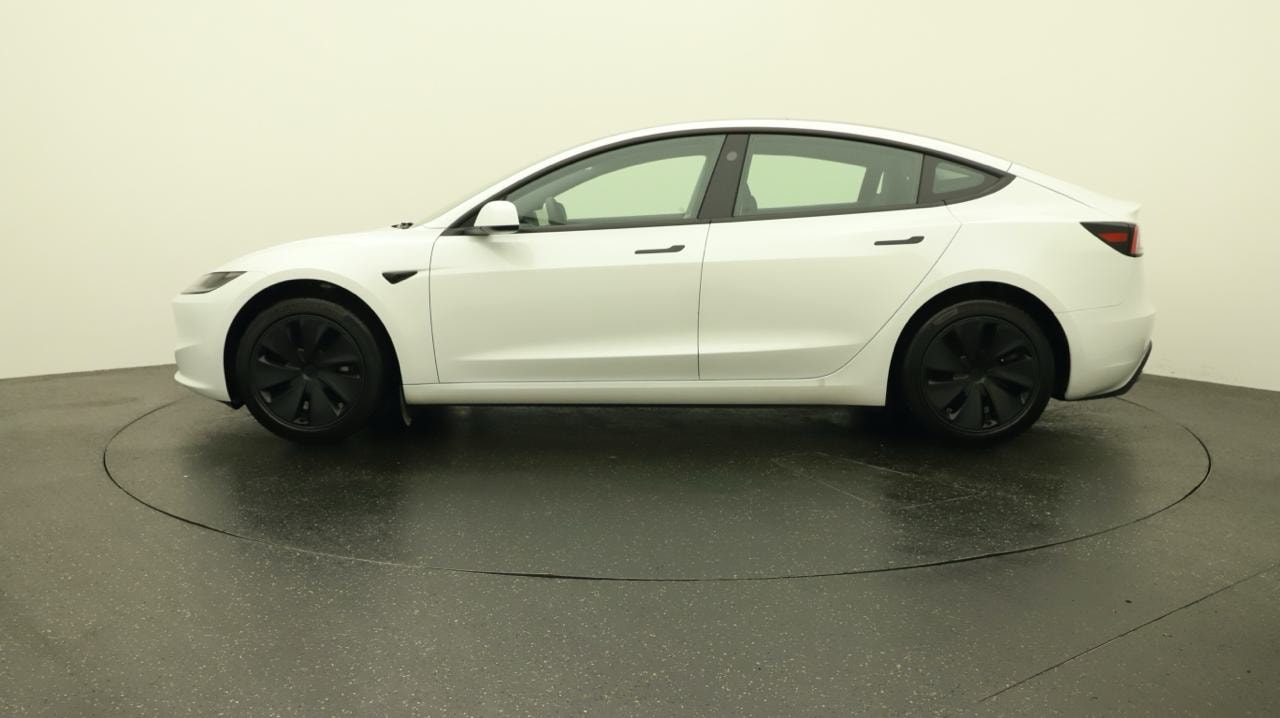 TESLA Model 3 Long Range RWD-showroom-element-1