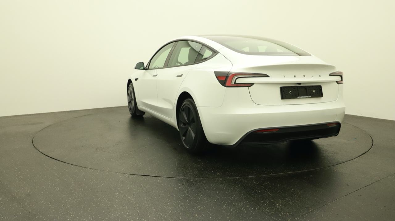 TESLA Model 3 Long Range RWD-showroom-element-3