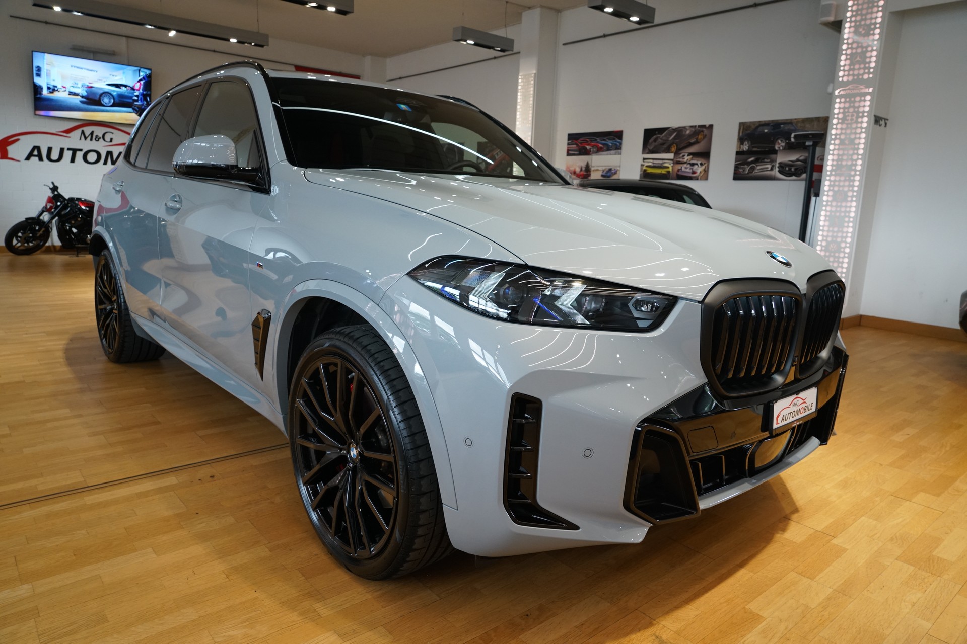 BMW X5 xDrive 48V 40i M Sport Pro Steptronic Brooklyn Grau-showroom-element-2