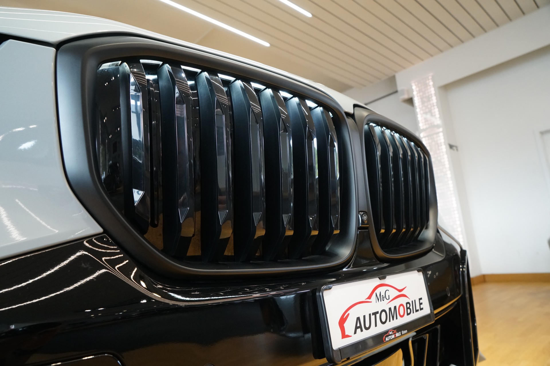 BMW X5 xDrive 48V 40i M Sport Pro Steptronic Brooklyn Grau-showroom-element-3