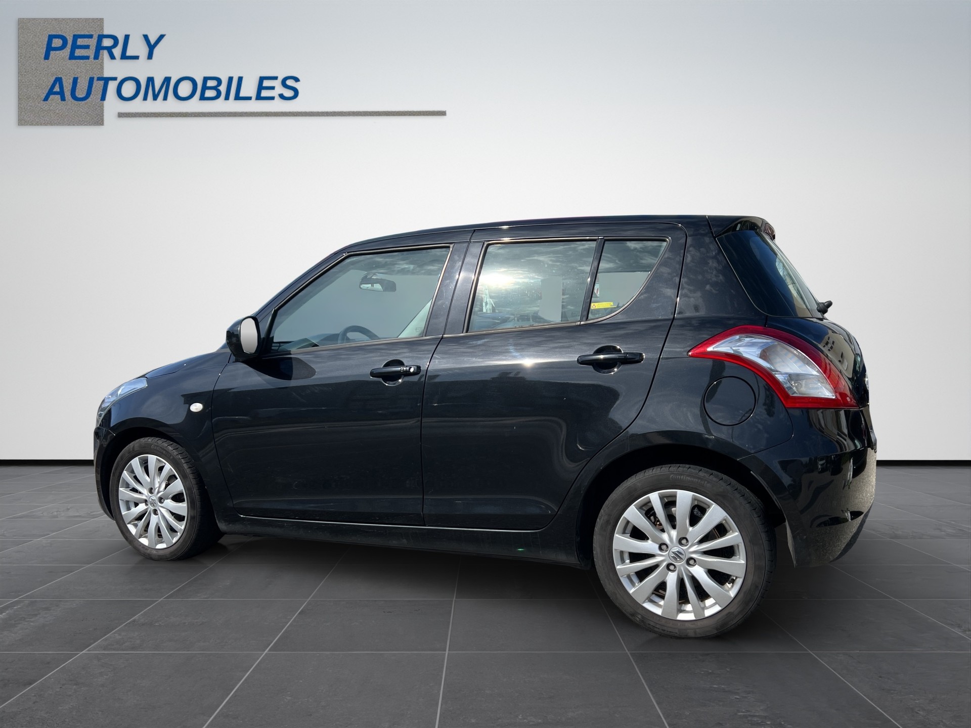 SUZUKI Swift 1.2 GL Top-showroom-element-3