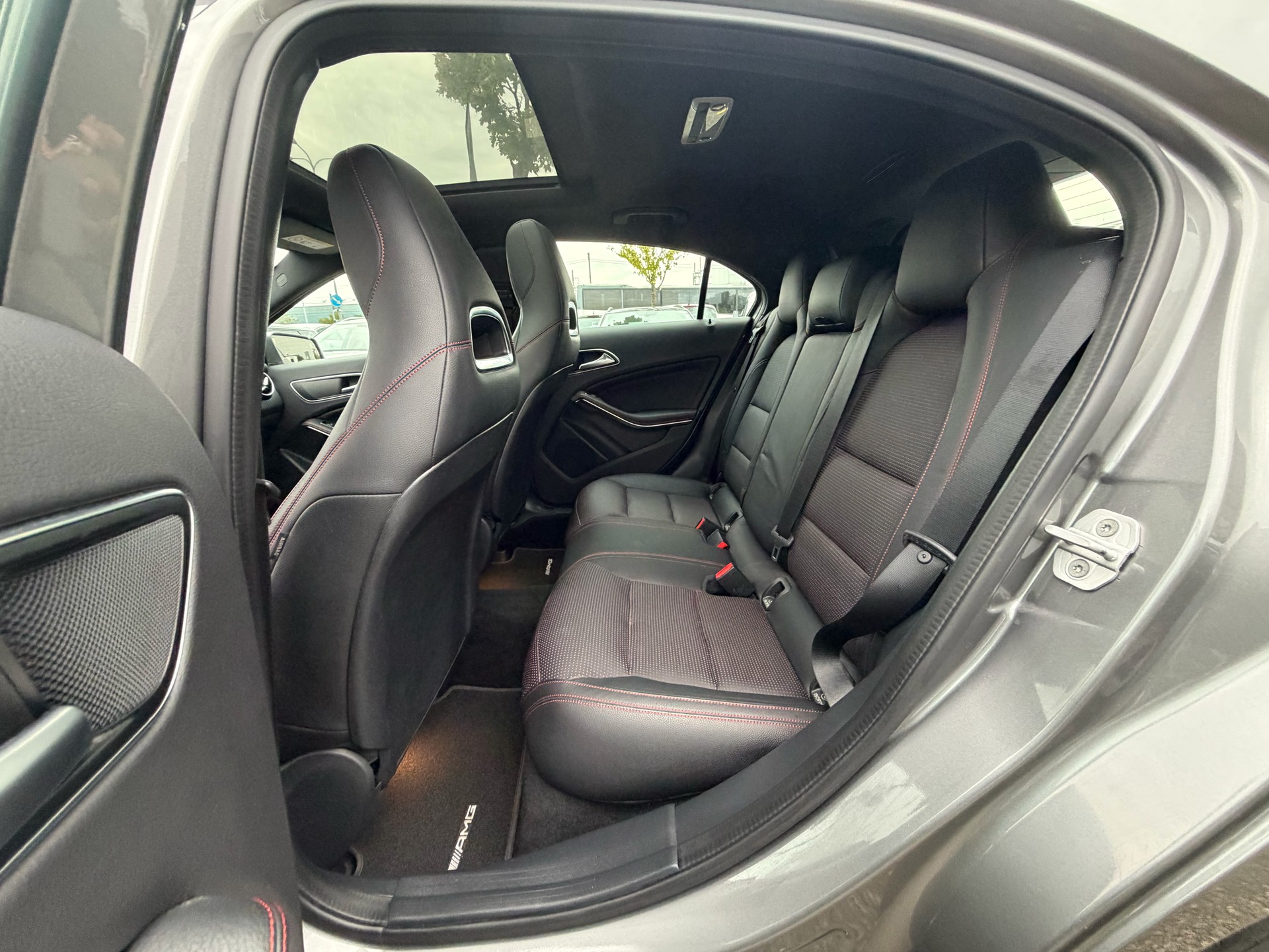 MERCEDES-BENZ A 200 AMG Line-image-11