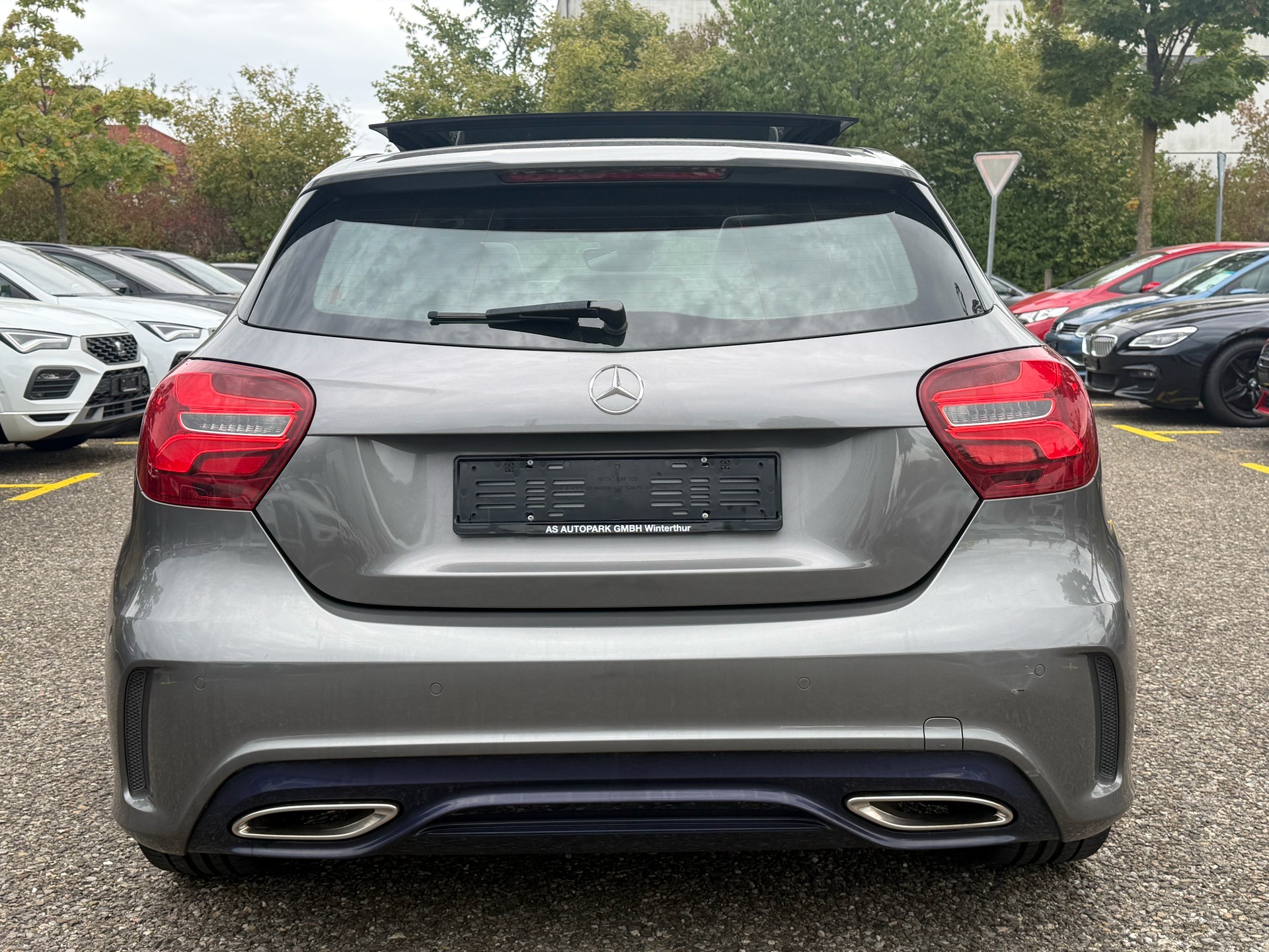 MERCEDES-BENZ A 200 AMG Line-image-5