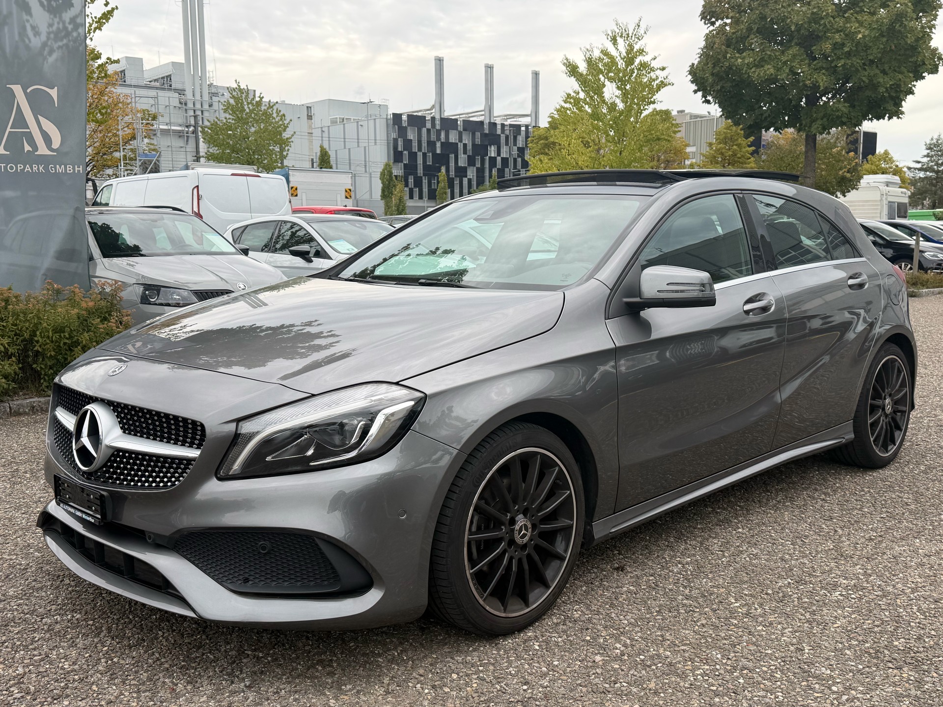 MERCEDES-BENZ A 200 AMG Line