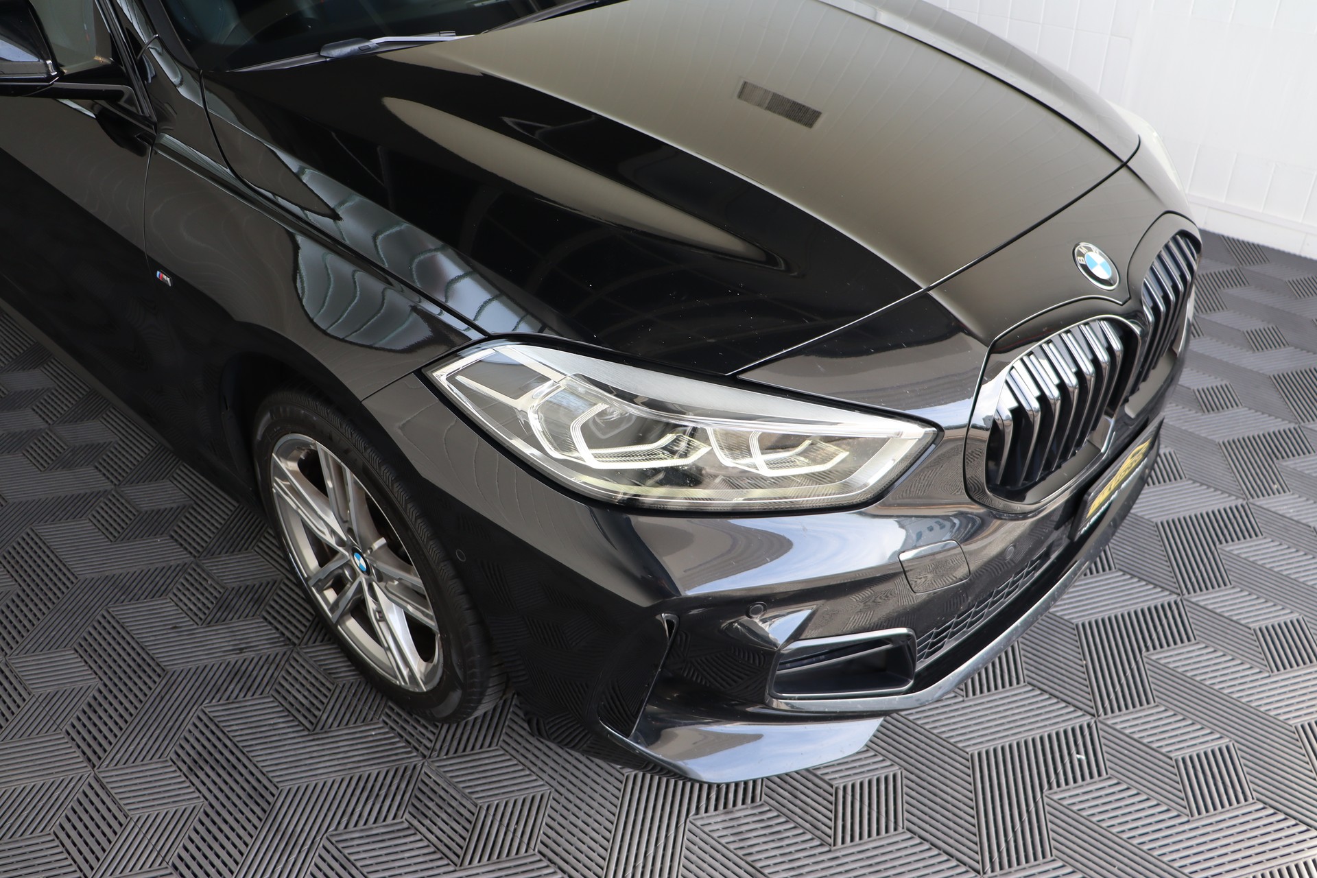 BMW 118I M SPORT STEPTRONIC * CH-FAHRZEUG * FAHRASSISTENZ-PAKET * RÜCKFAHRKAMERA *-showroom-element-2