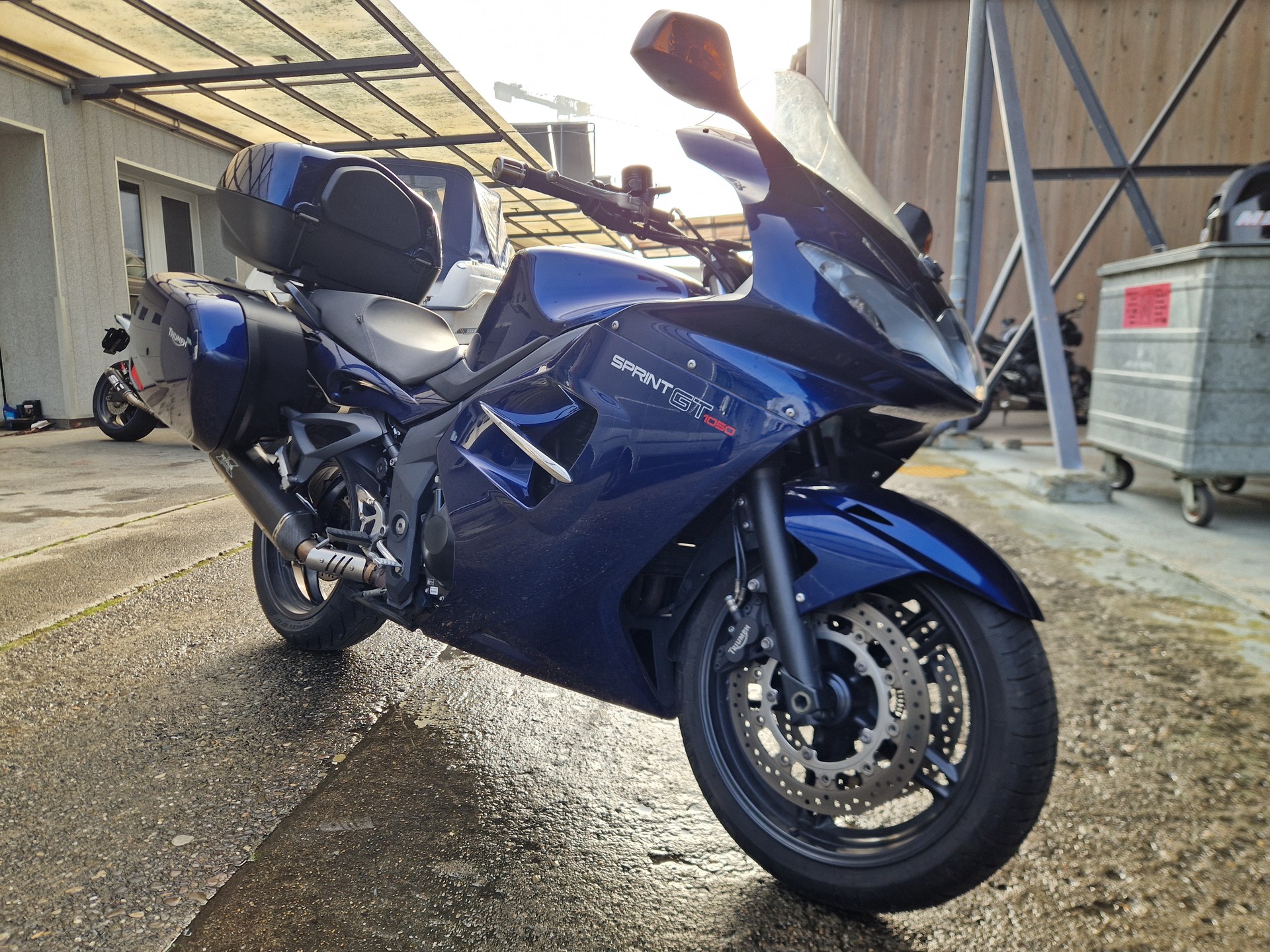 TRIUMPH Sprint GT ABS 1050-image-2