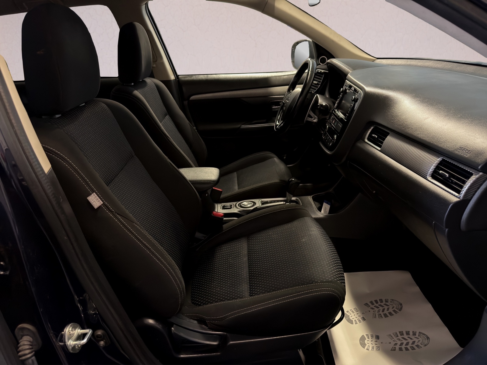 MITSUBISHI Outlander 2.2 DID Style 4WD Automatic-image-15
