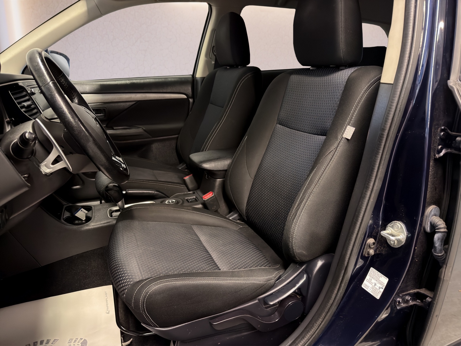 MITSUBISHI Outlander 2.2 DID Style 4WD Automatic-image-13