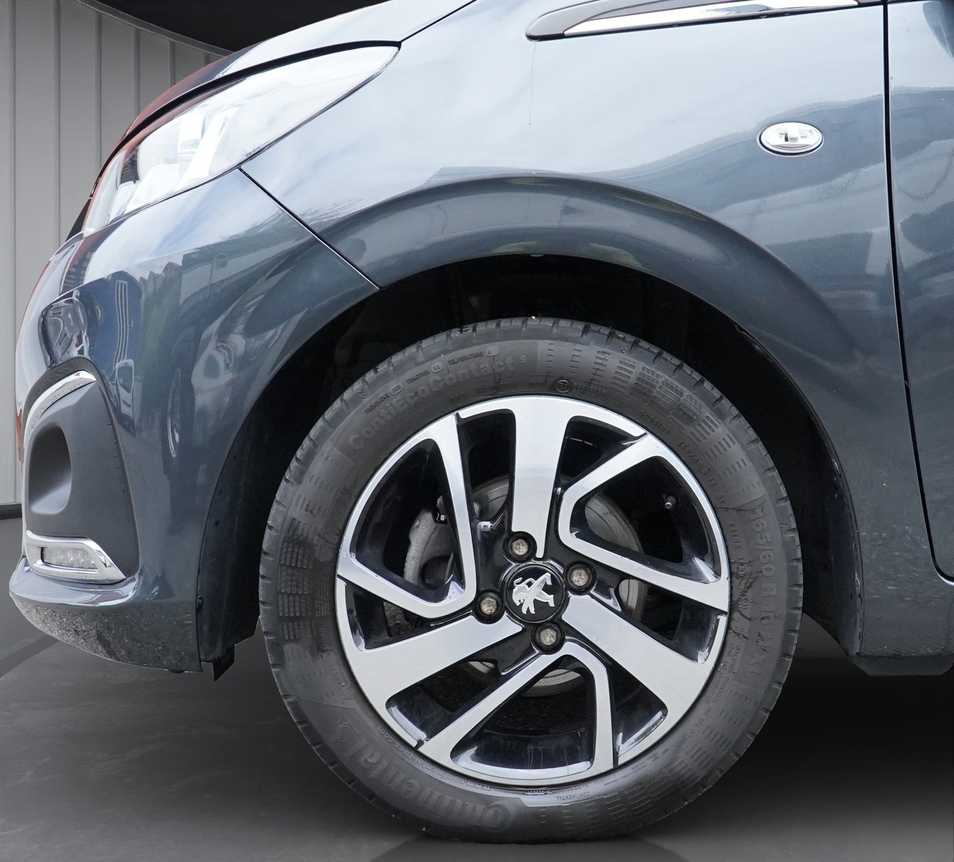 PEUGEOT 108 e-1.0 VTi Stop&Start Allure * CH Fahrzeug*-image-7