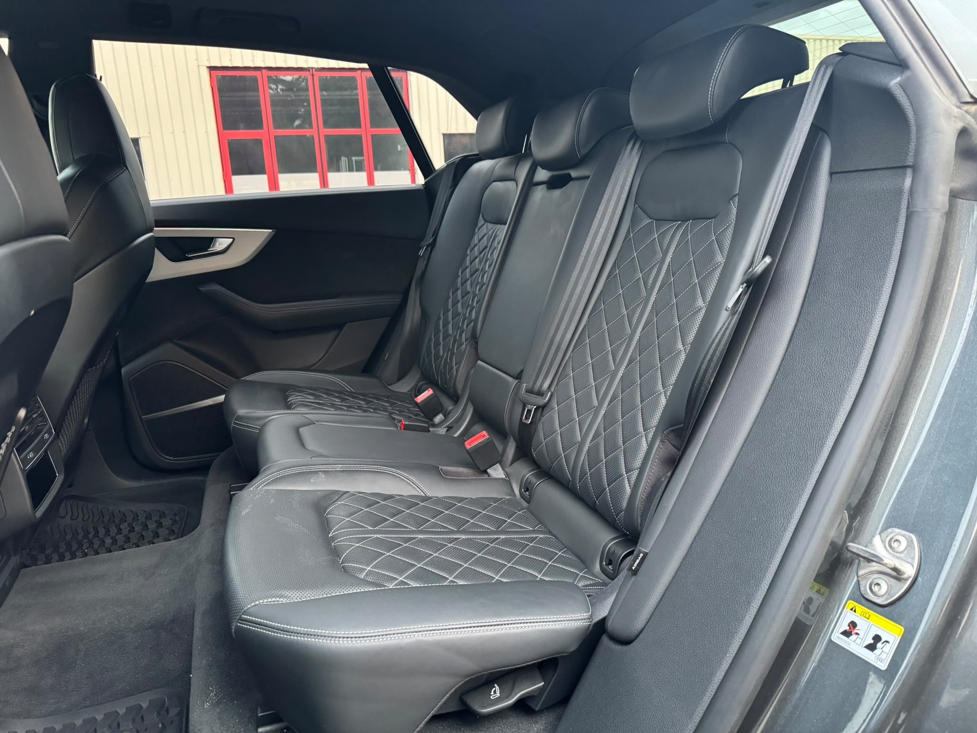 AUDI Q8 55 TFSI quattro tiptronic-image-9