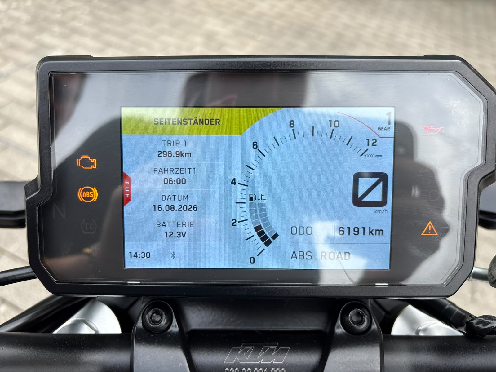 KTM 125 Duke-image-8
