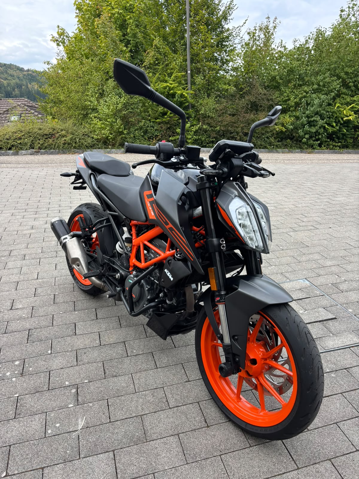 KTM 125 Duke-image-0