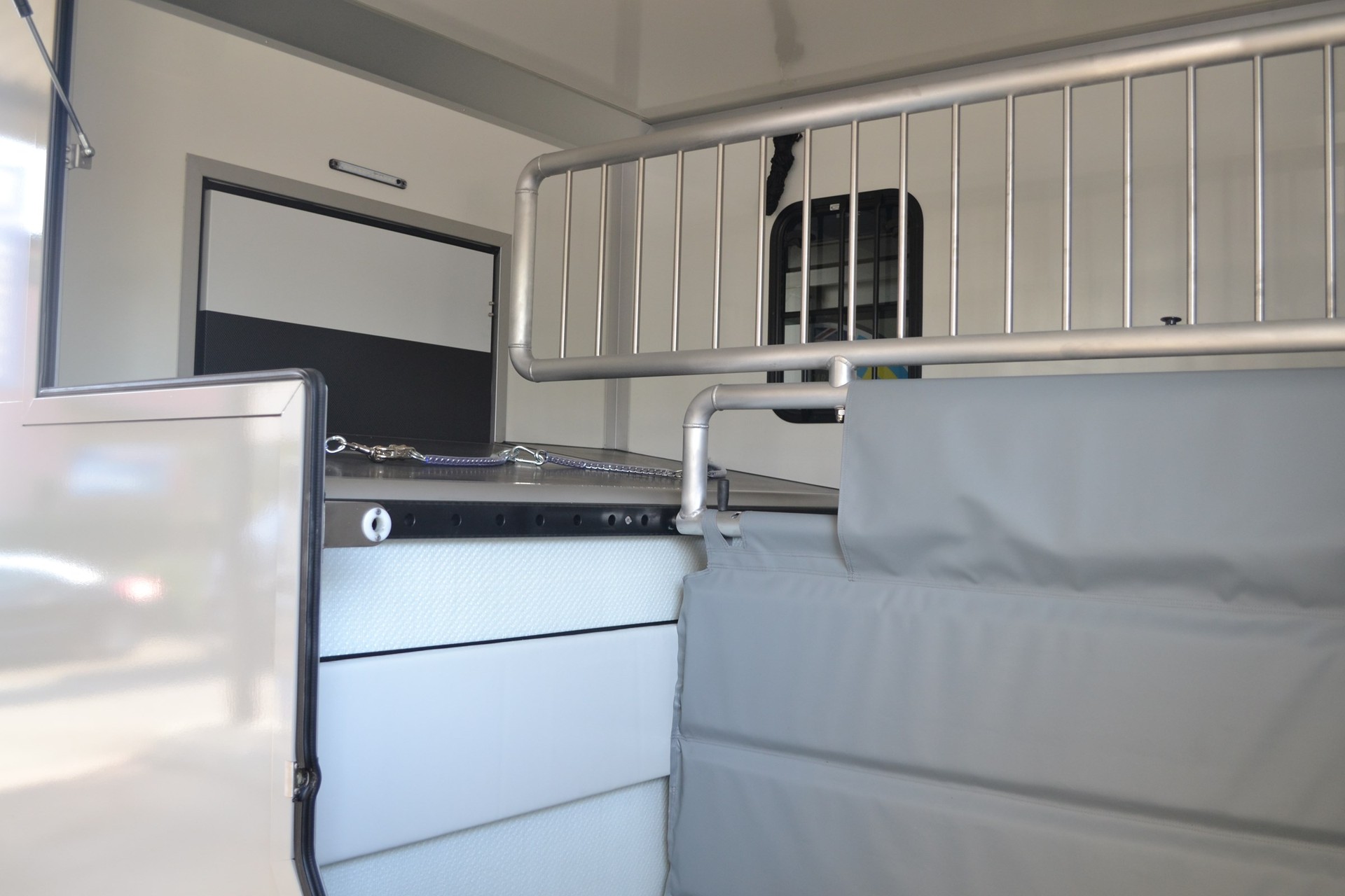 PEUGEOT Pferdetransport MSG Superlight Plus-image-4