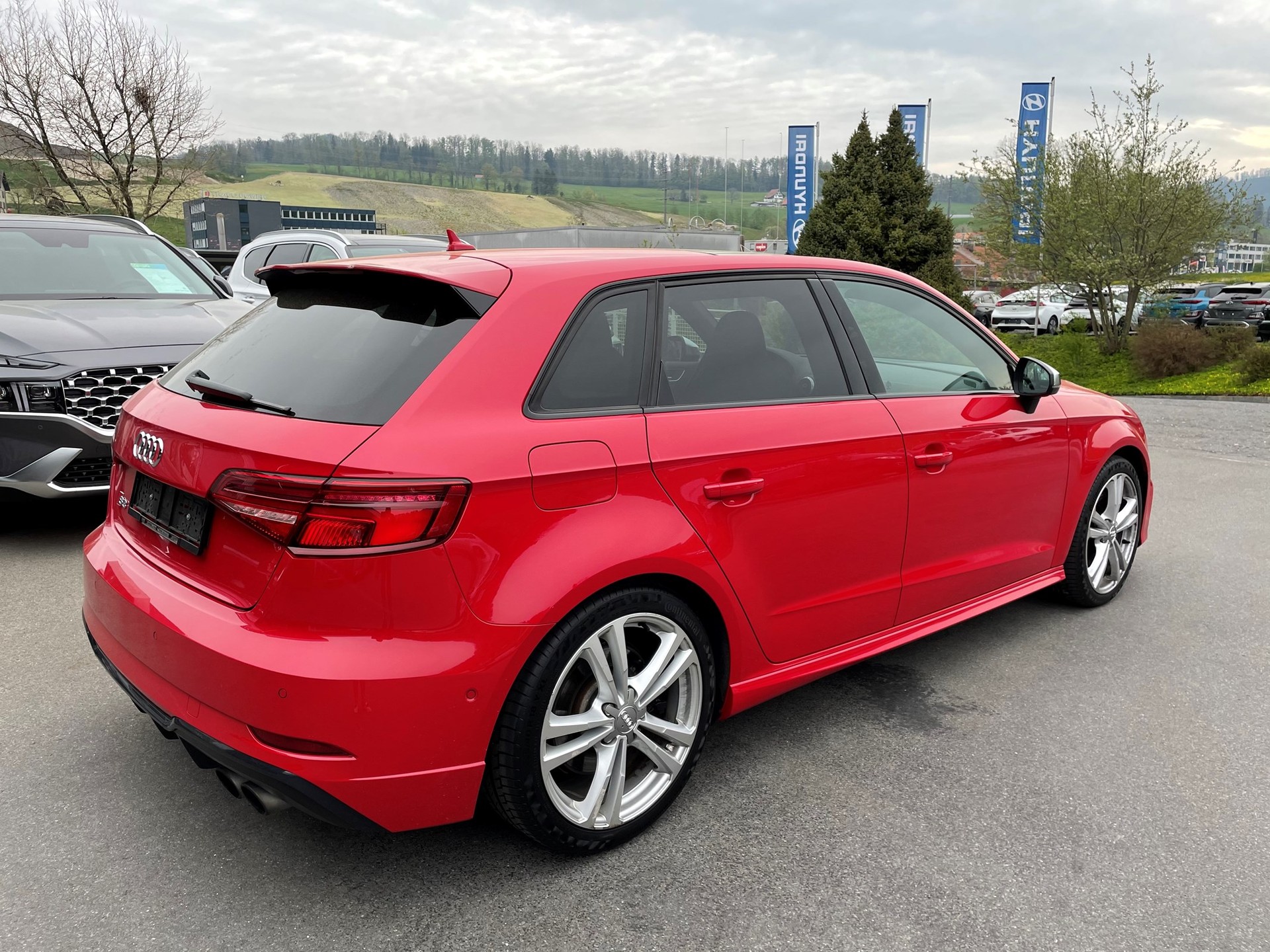 AUDI S3 Sportback 2.0 TFSI quattro S-tronic-showroom-element-3