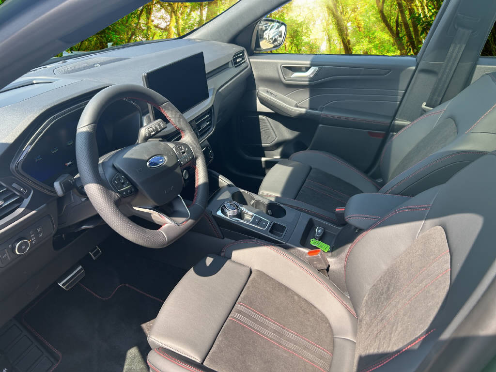 FORD Kuga 2.5 Hybrid ST-Line X 4x4-image-5