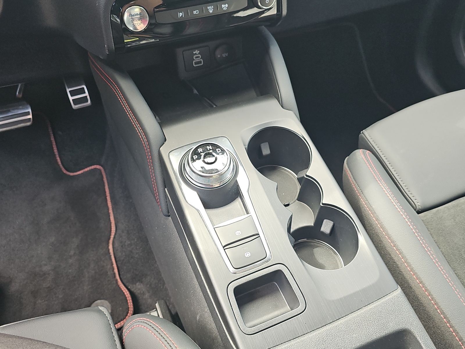 FORD Kuga 2.5 Hybrid ST-Line X 4x4-image-6