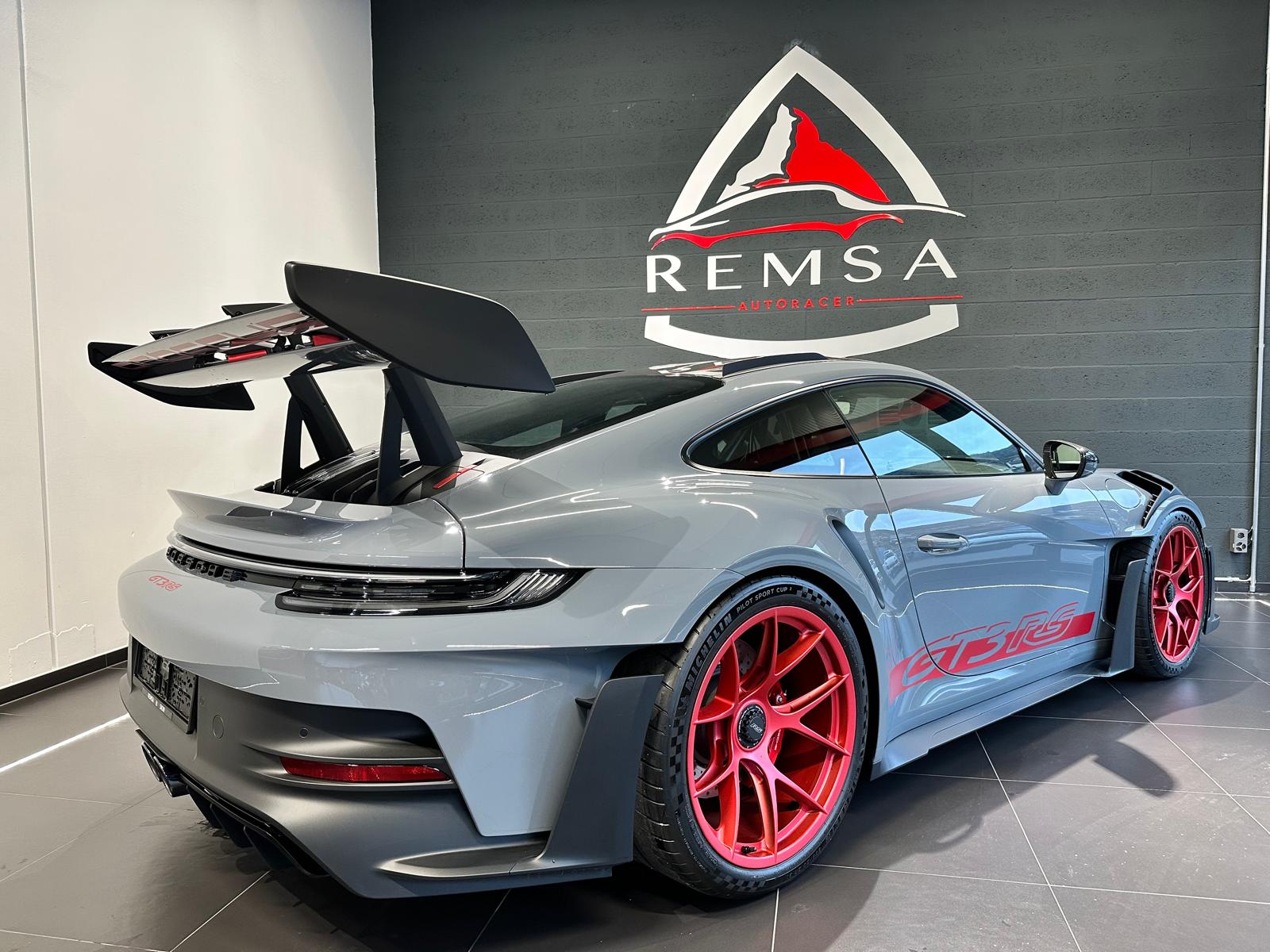 PORSCHE 911 GT3 RS-image-9