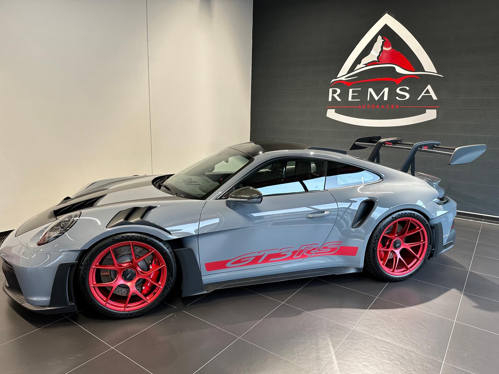 PORSCHE 911 GT3 RS-image-7