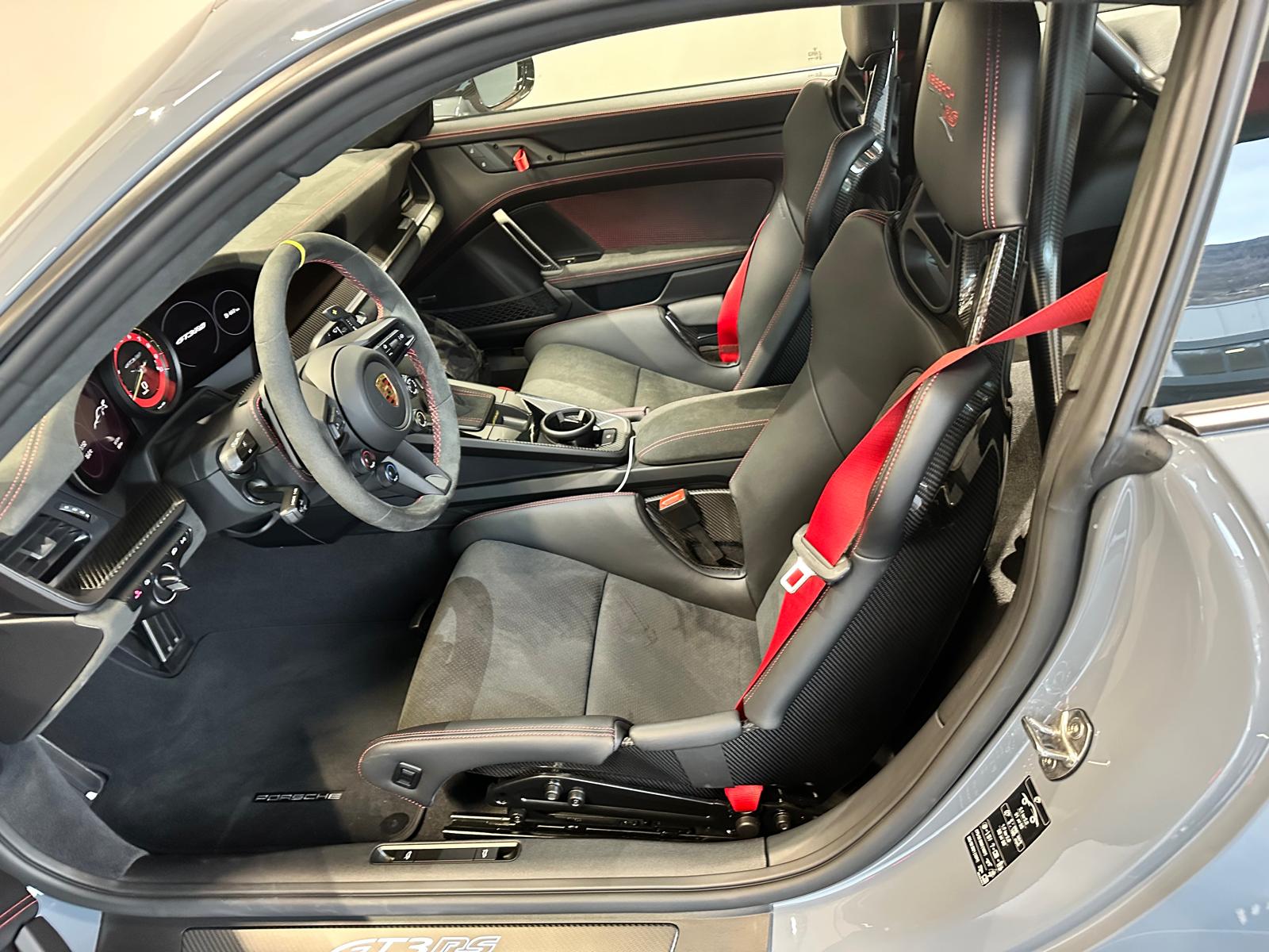 PORSCHE 911 GT3 RS-image-13