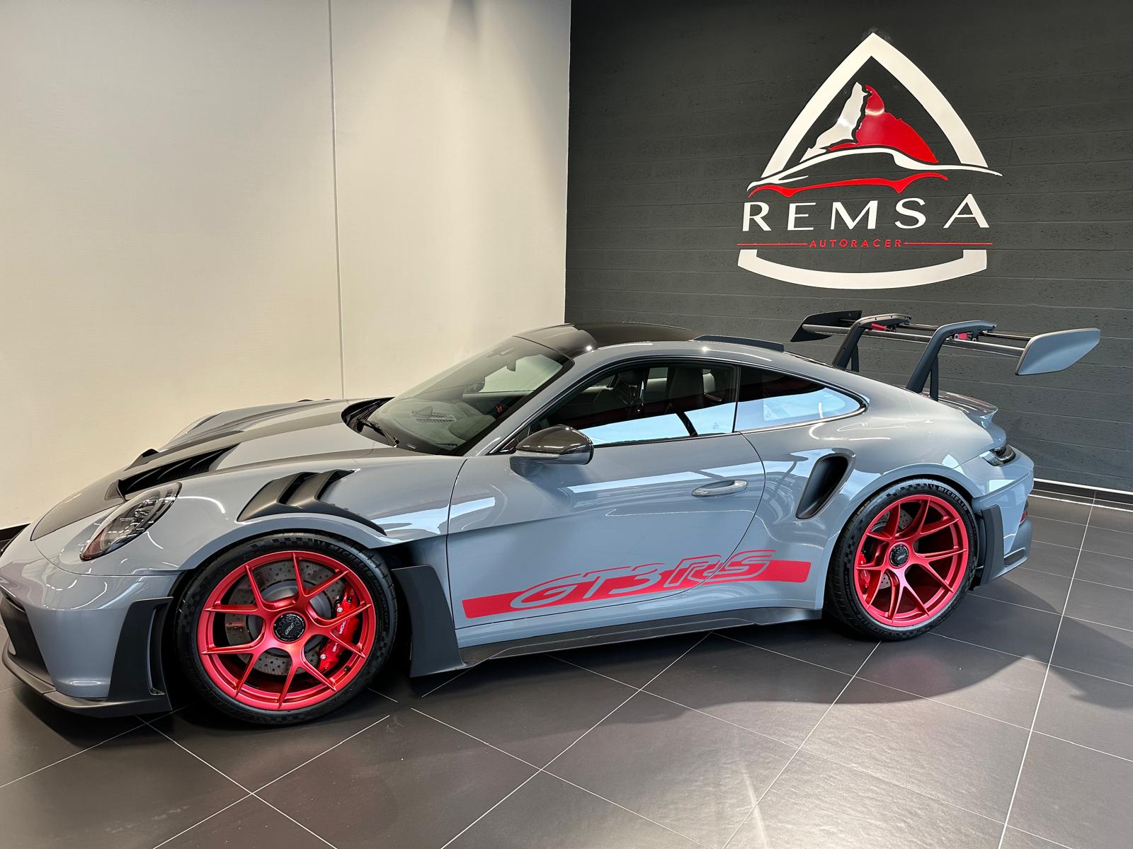PORSCHE 911 GT3 RS-image-6