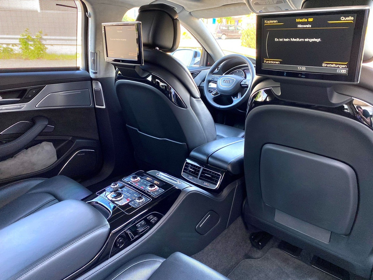 AUDI A8 L chauffeur 3.0 TDI quattro tiptronic-image-17