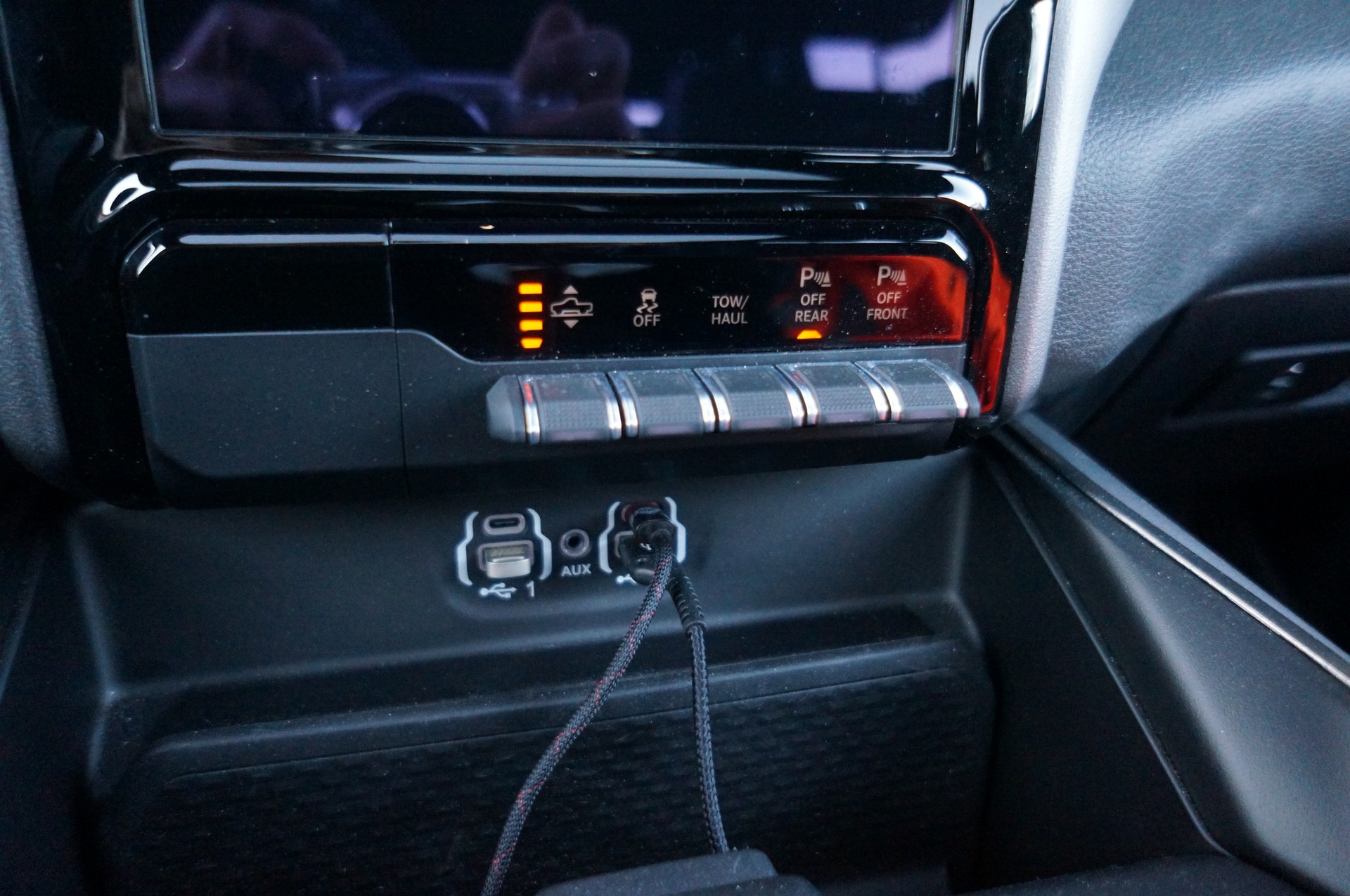 DODGE 1500 Crew Cab Rebel Sport-image-16