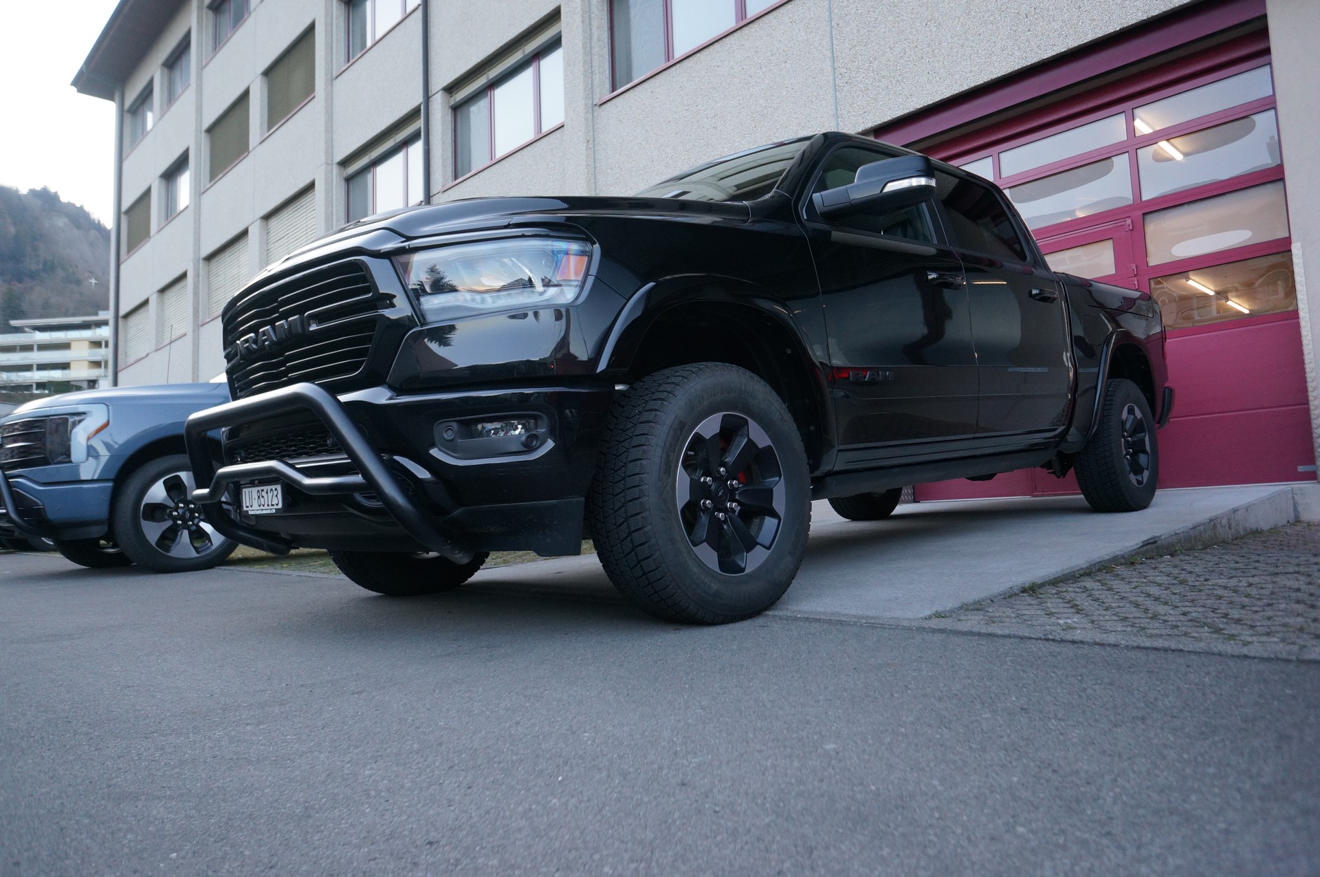 DODGE 1500 Crew Cab Rebel Sport-image-5